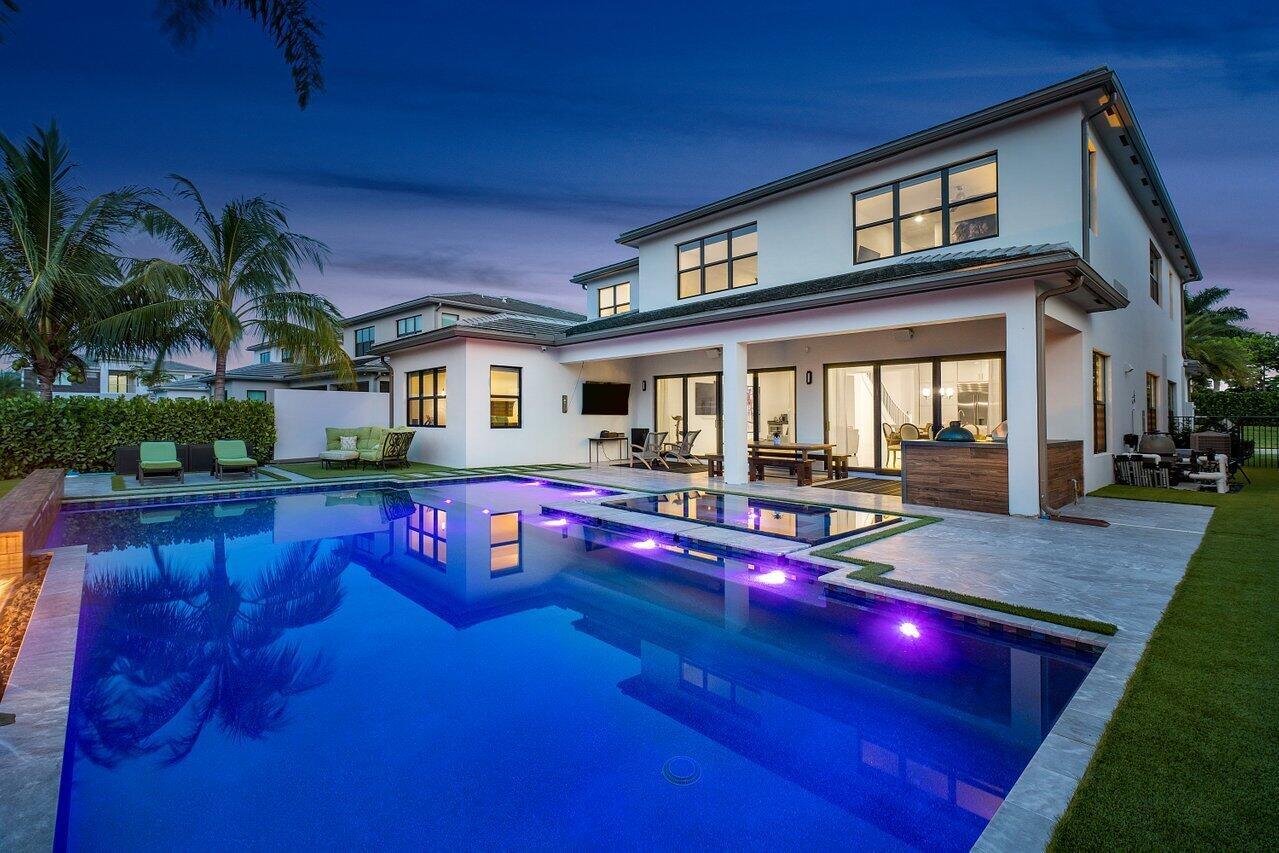 17166 Wandering Wave Avenue