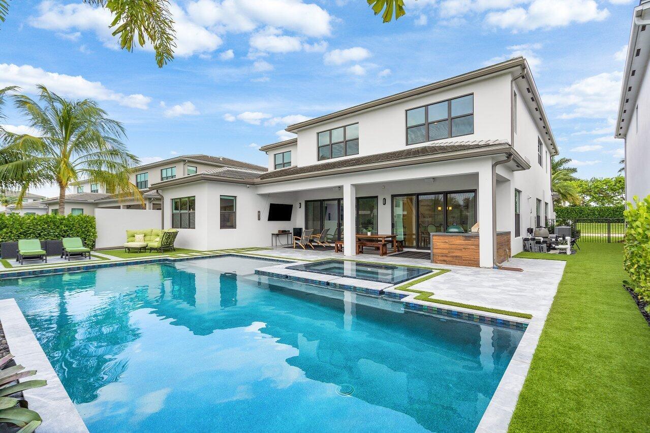 17166 Wandering Wave Avenue