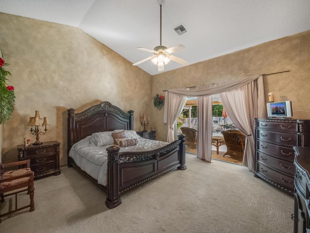 5864 Wedgewood Village Circle