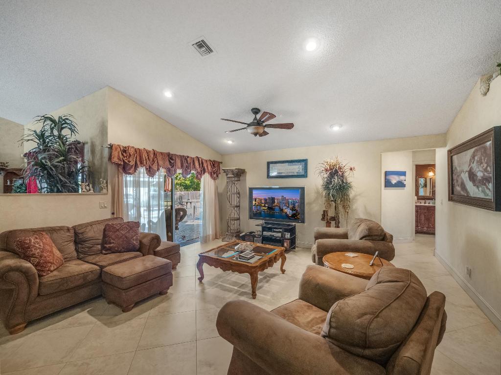 5864 Wedgewood Village Circle