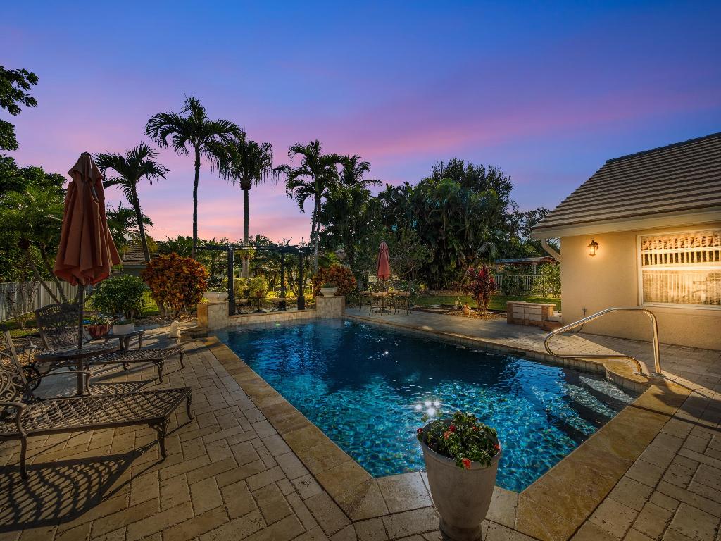 5864 Wedgewood Village Circle