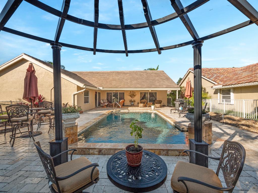 5864 Wedgewood Village Circle