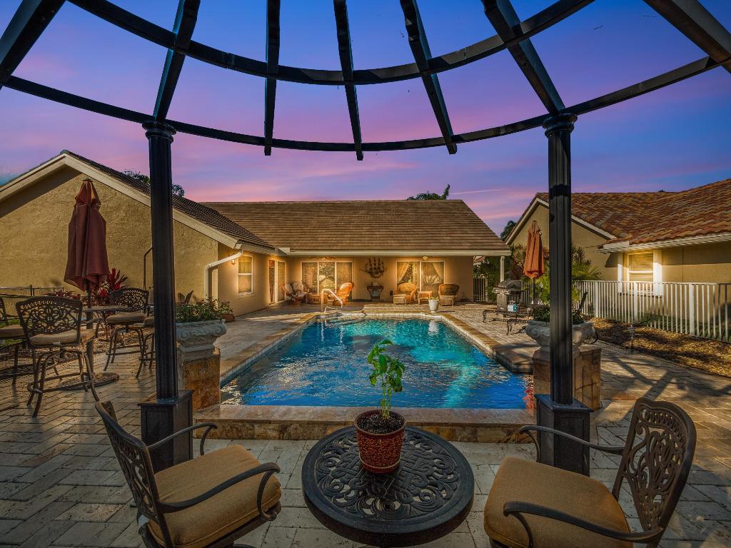 5864 Wedgewood Village Circle