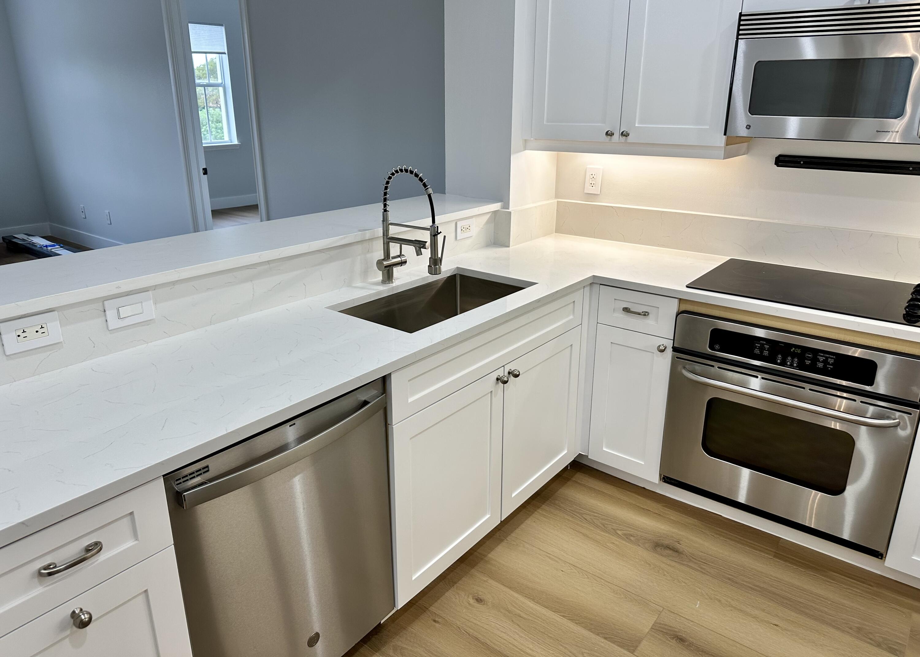 200 NE 2nd Avenue 312