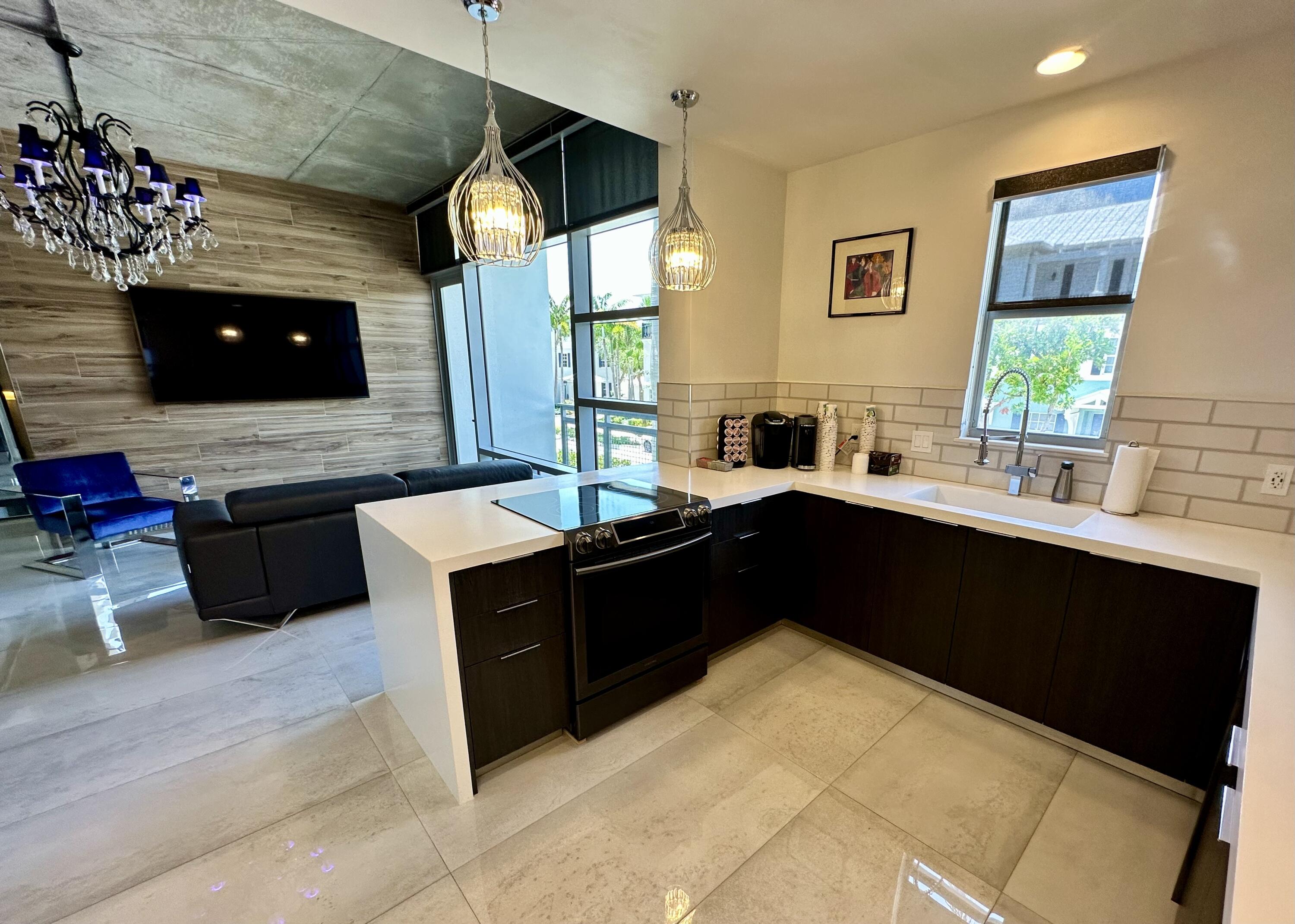 335 SE 6th Avenue 210