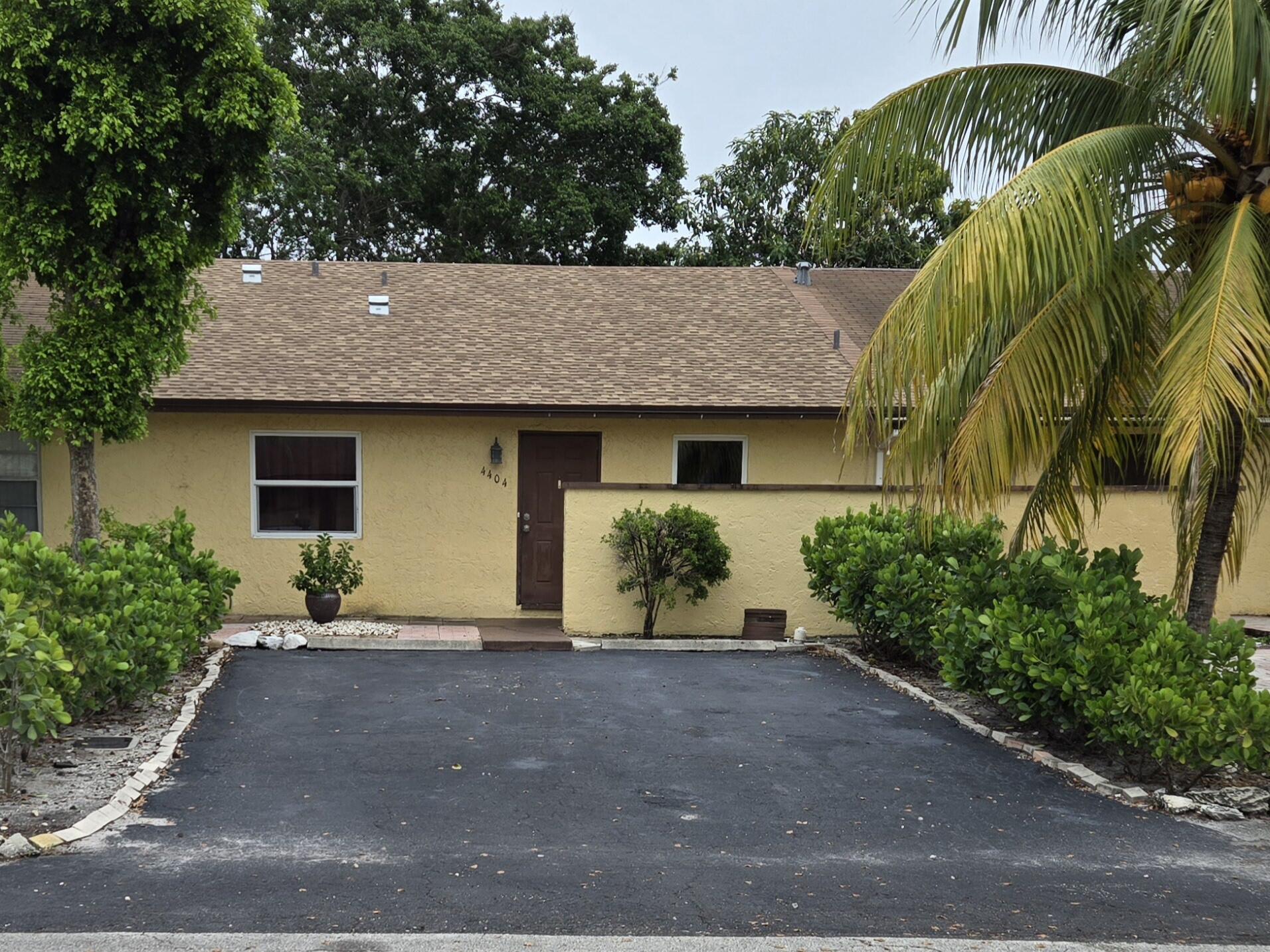 4404 NW 5th Avenue
