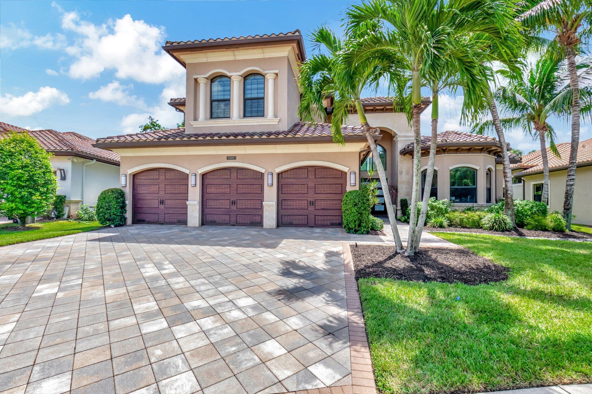 8301 Hawks Gully Avenue