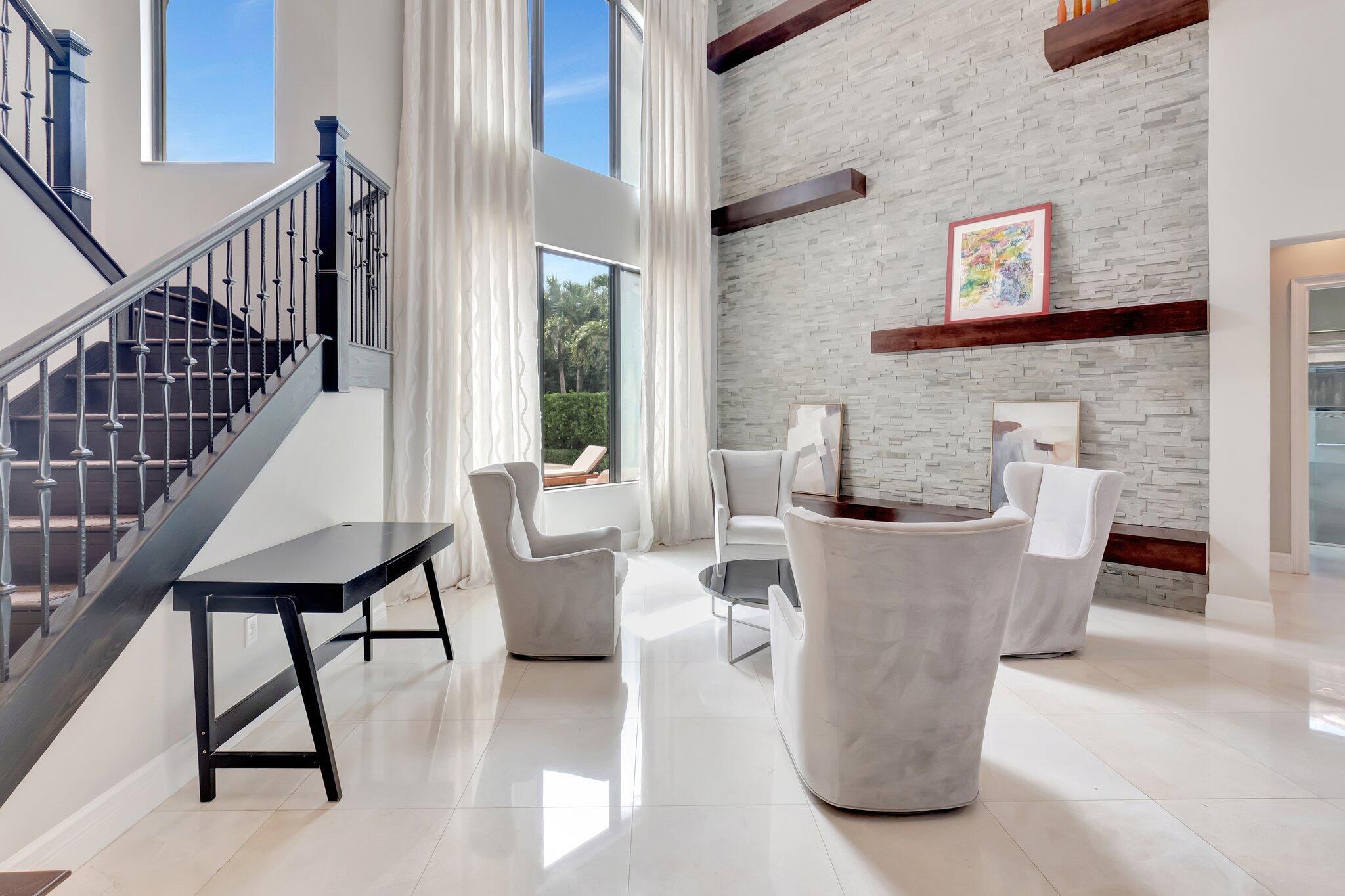 8301 Hawks Gully Avenue