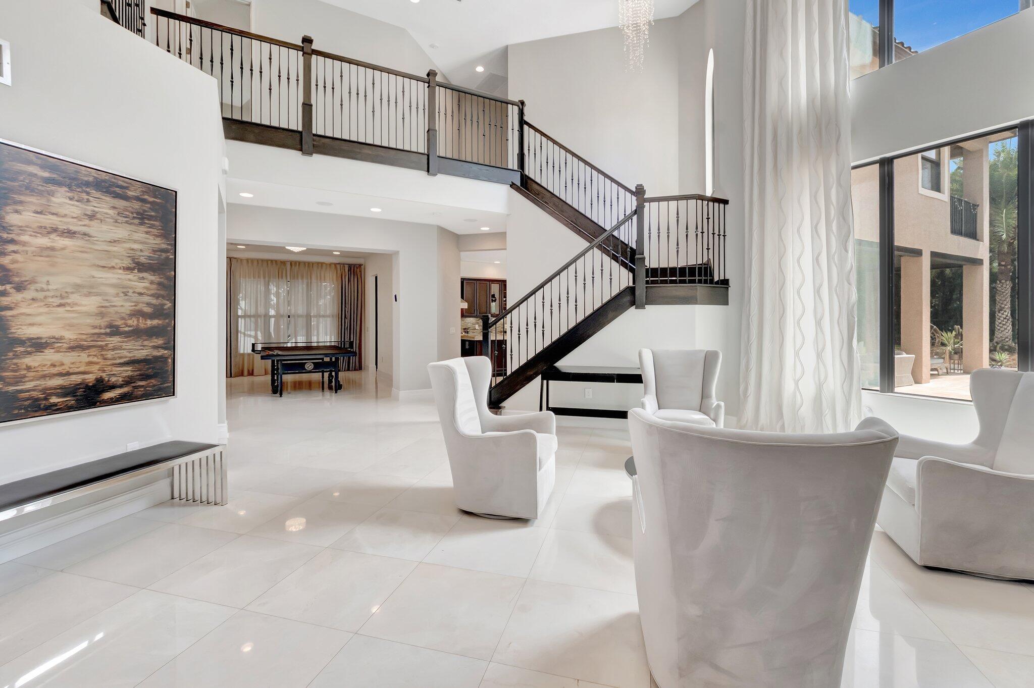 8301 Hawks Gully Avenue