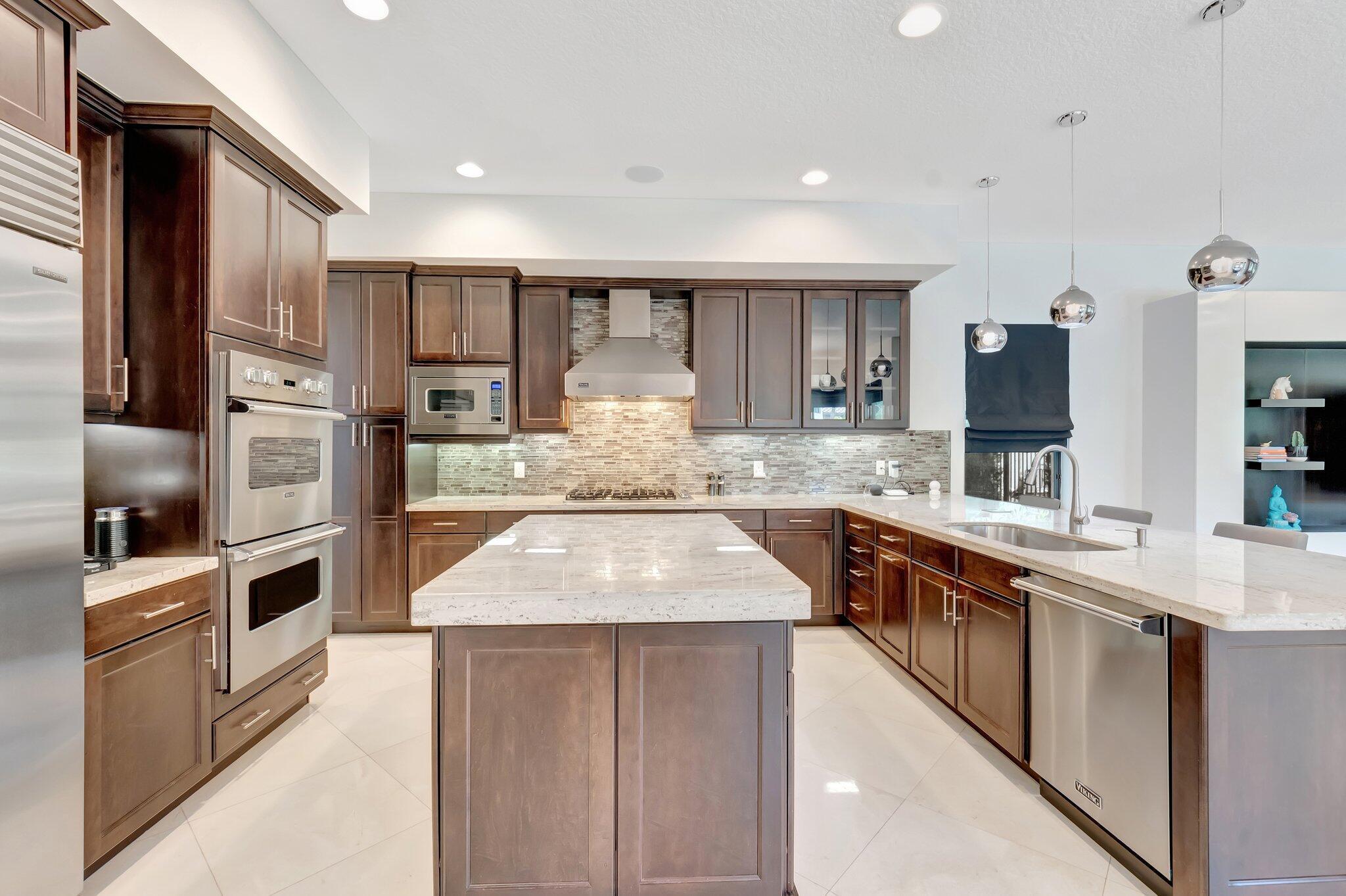 8301 Hawks Gully Avenue