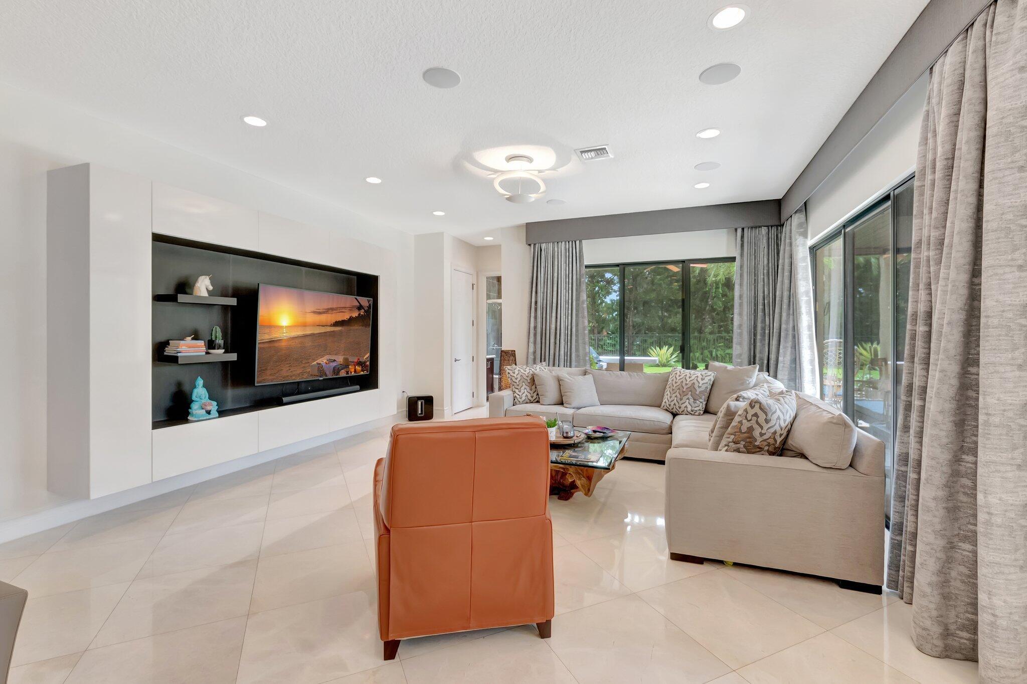 8301 Hawks Gully Avenue