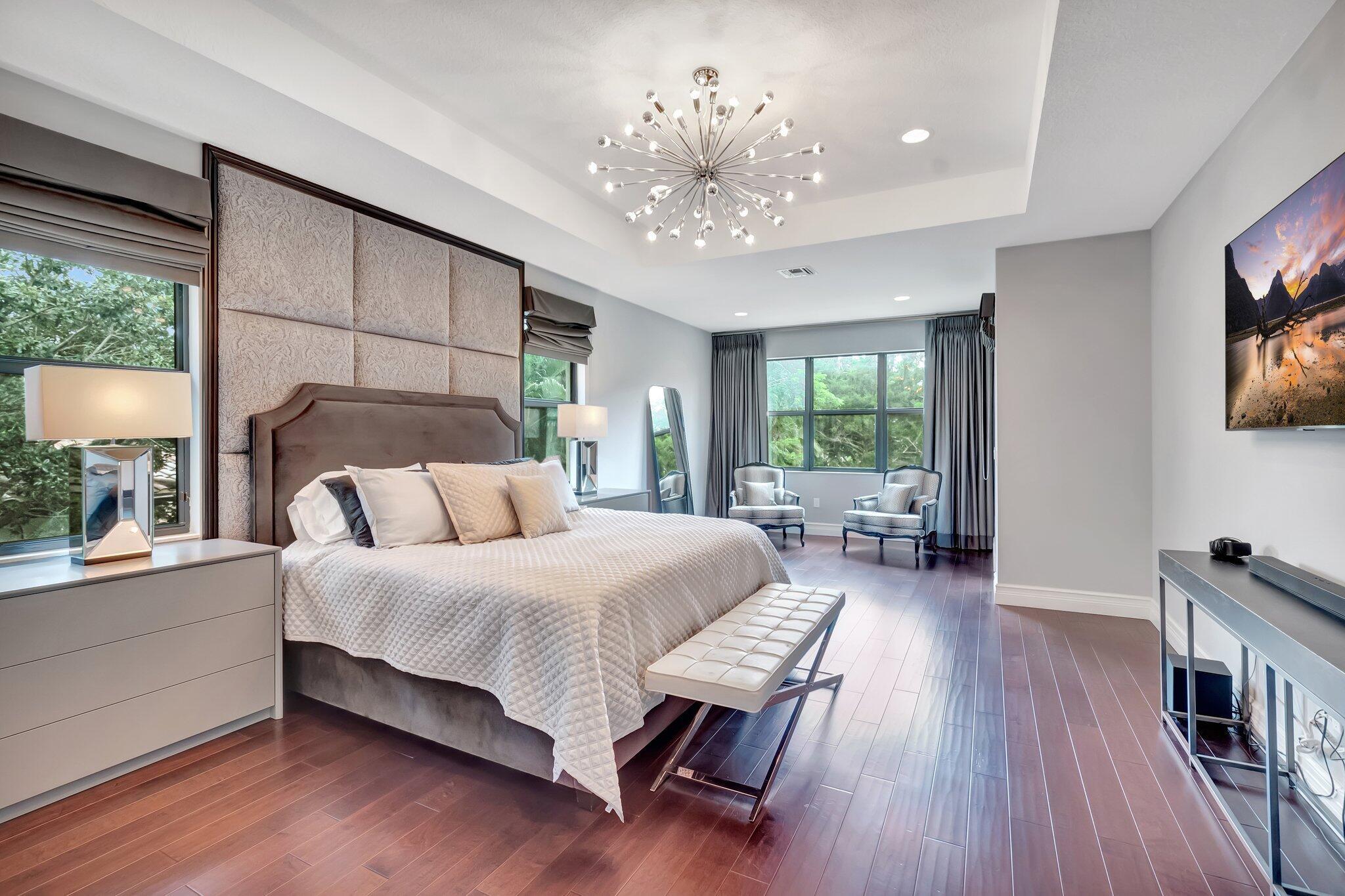 8301 Hawks Gully Avenue