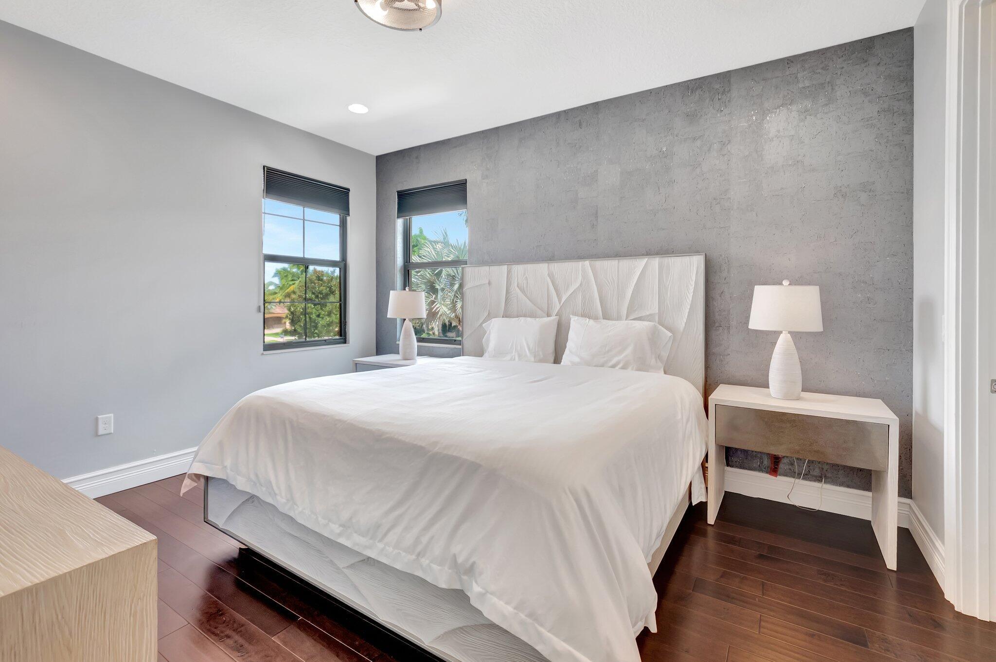 8301 Hawks Gully Avenue