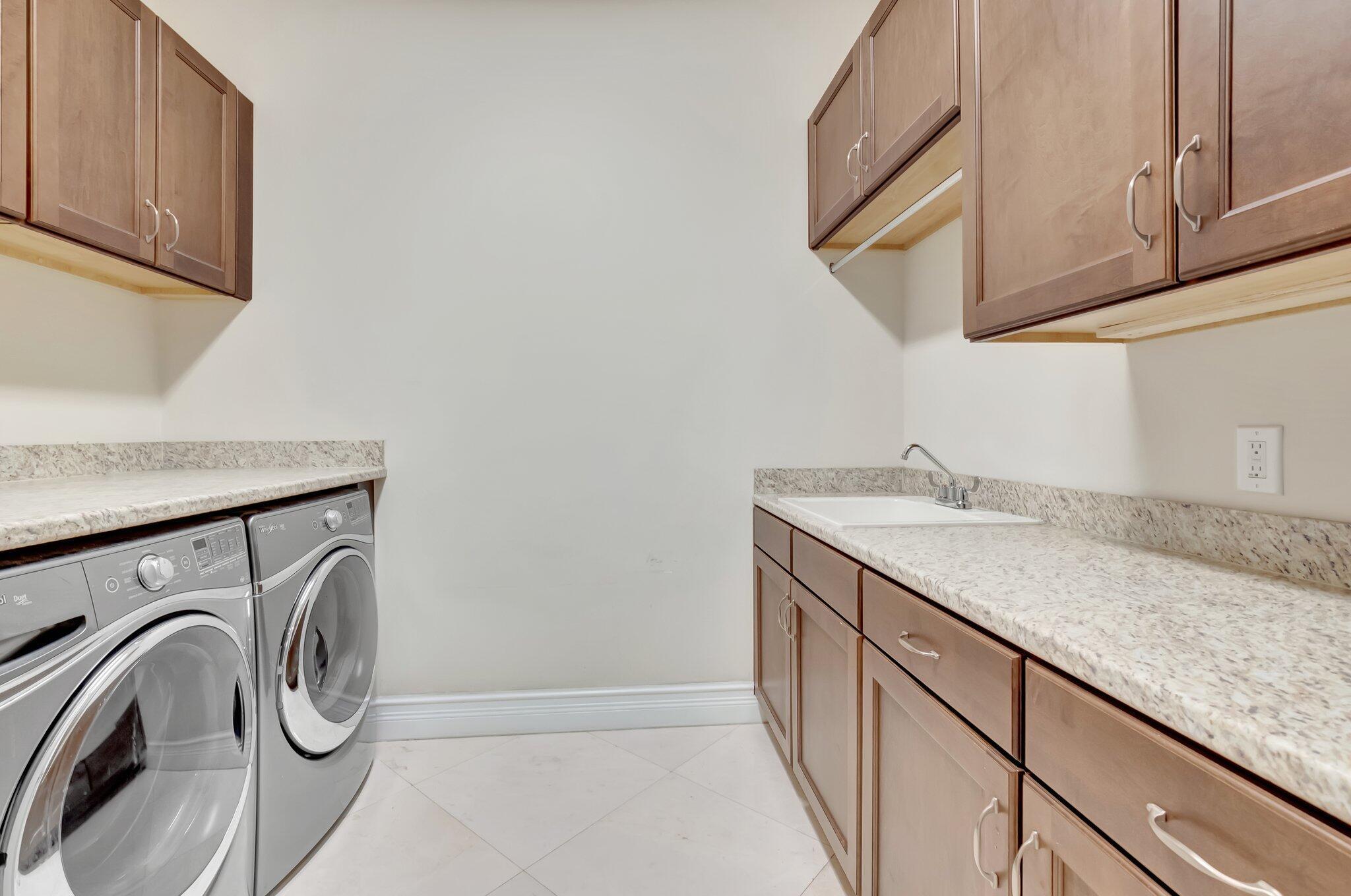 8301 Hawks Gully Avenue