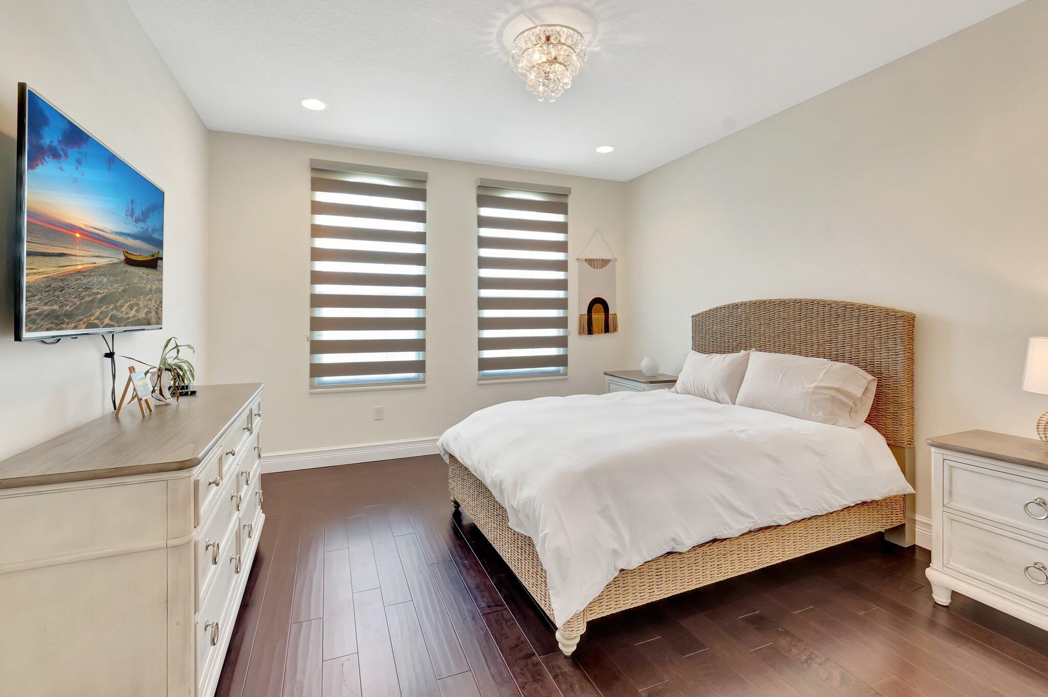 8301 Hawks Gully Avenue