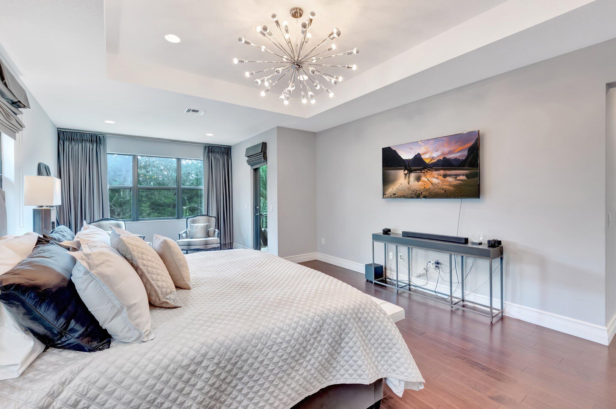 8301 Hawks Gully Avenue