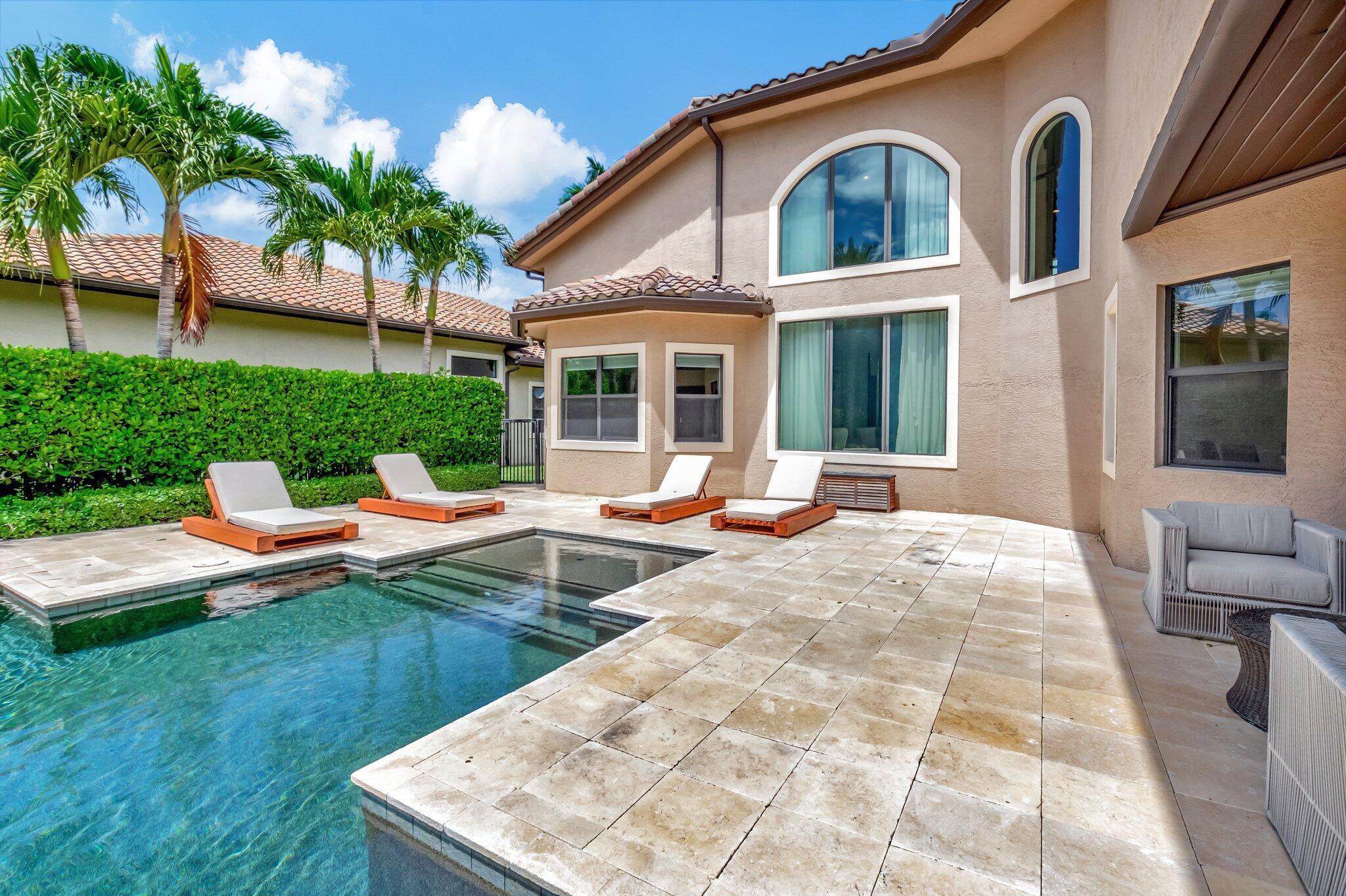 8301 Hawks Gully Avenue