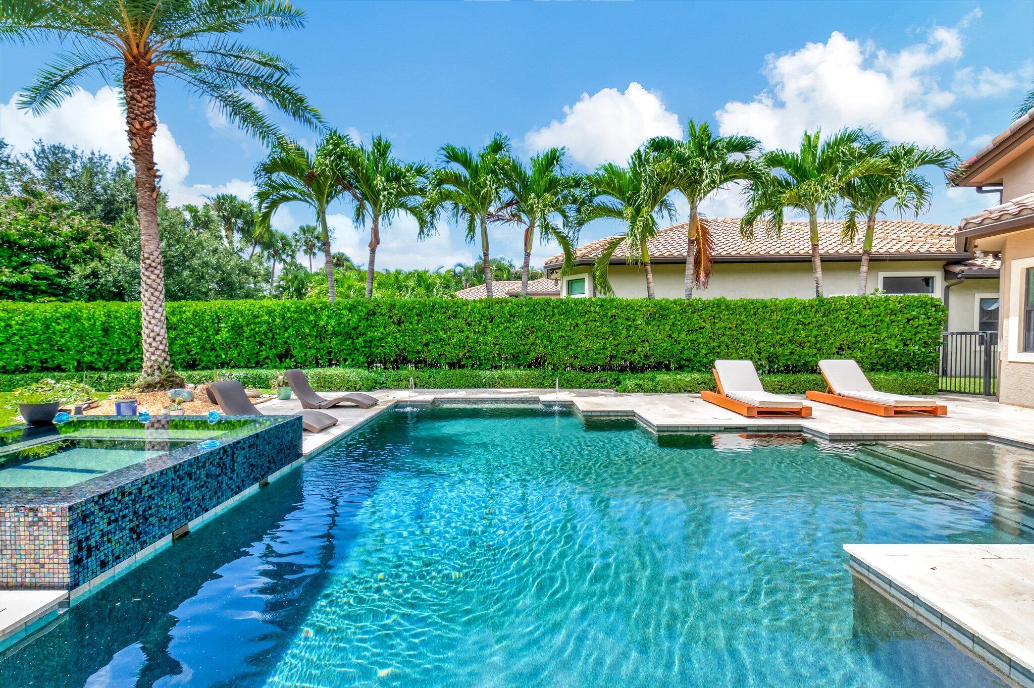 8301 Hawks Gully Avenue