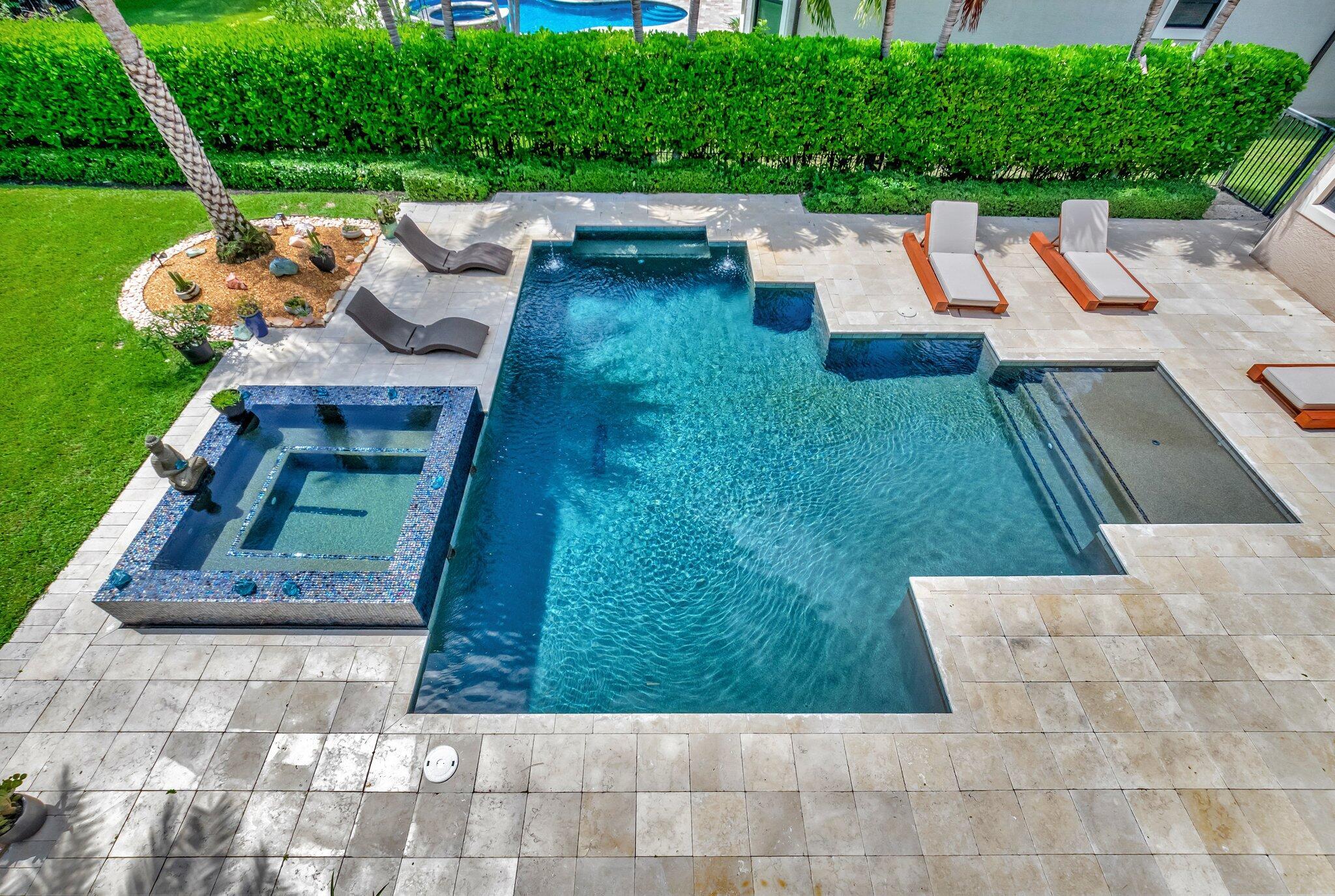 8301 Hawks Gully Avenue