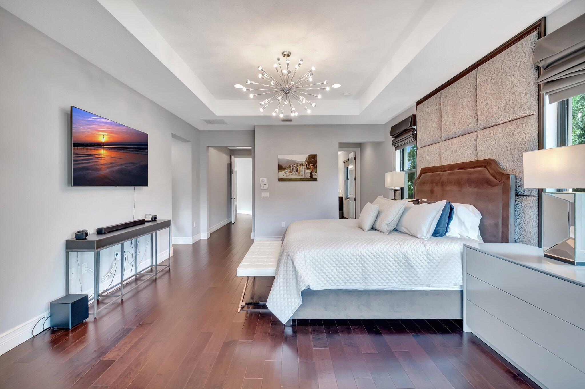 8301 Hawks Gully Avenue