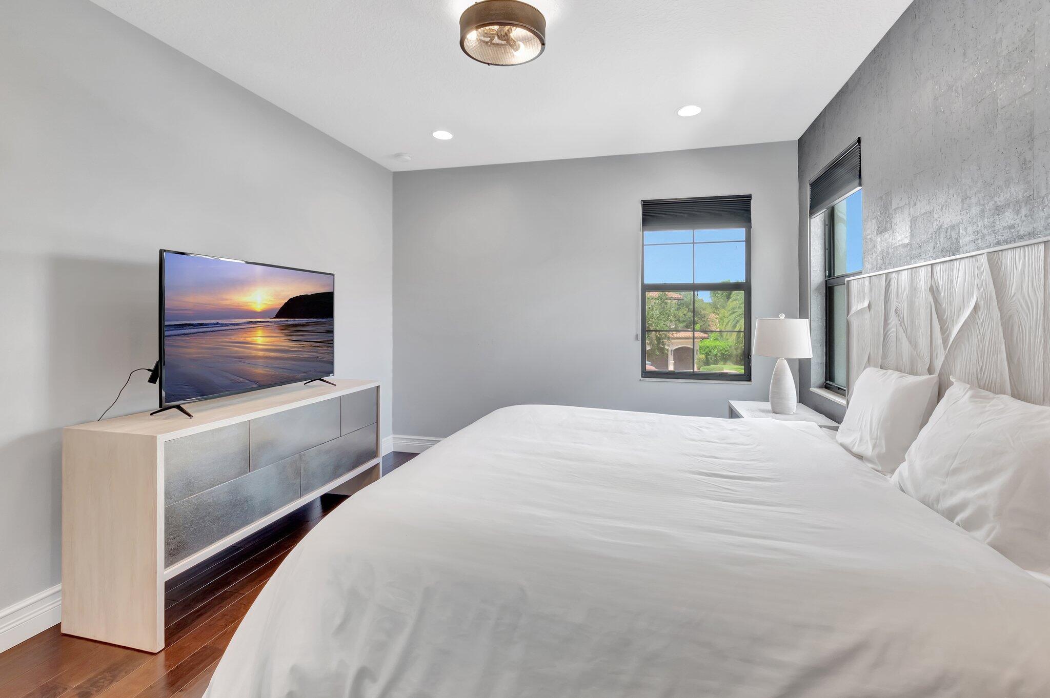 8301 Hawks Gully Avenue