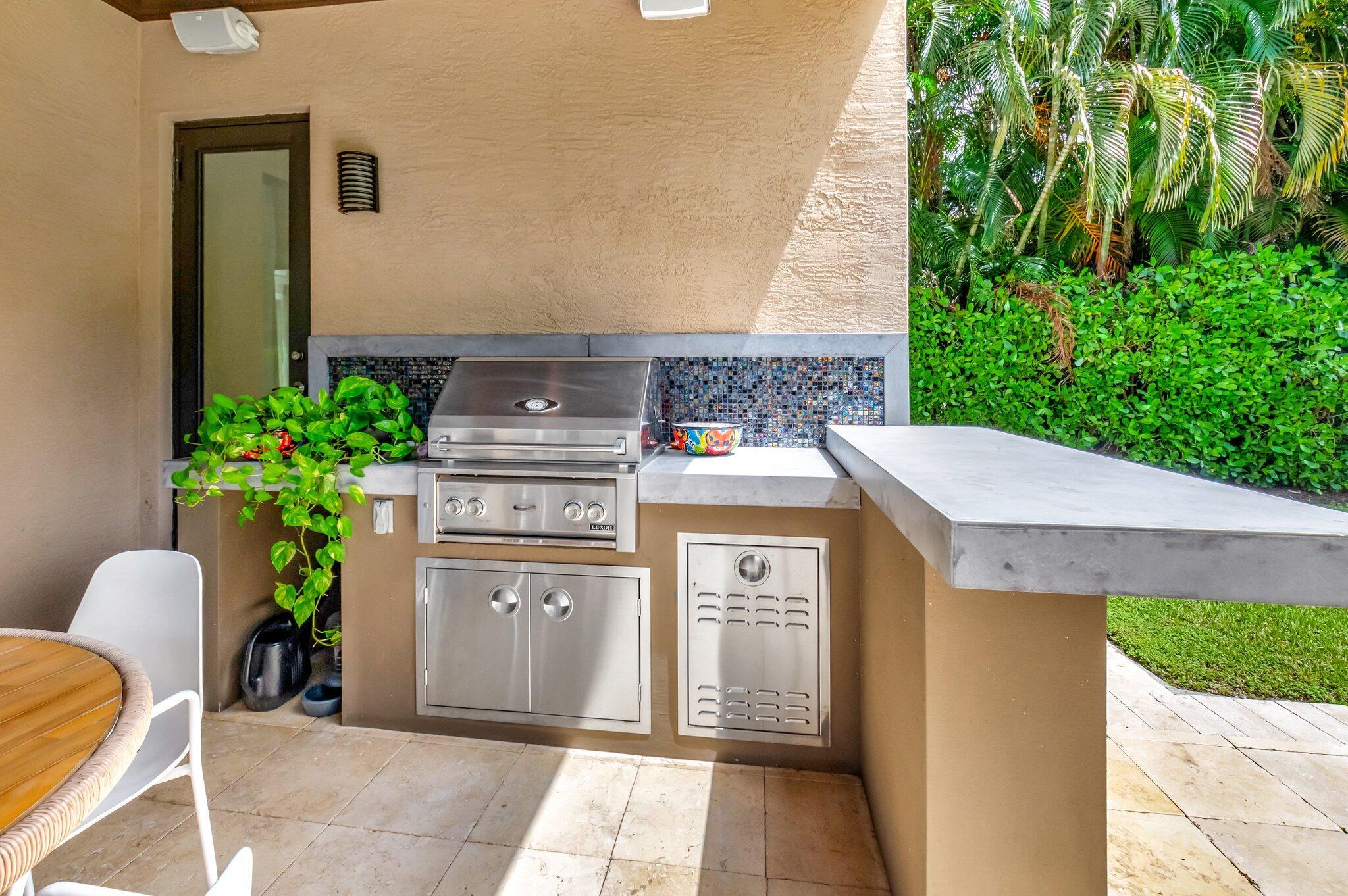 8301 Hawks Gully Avenue