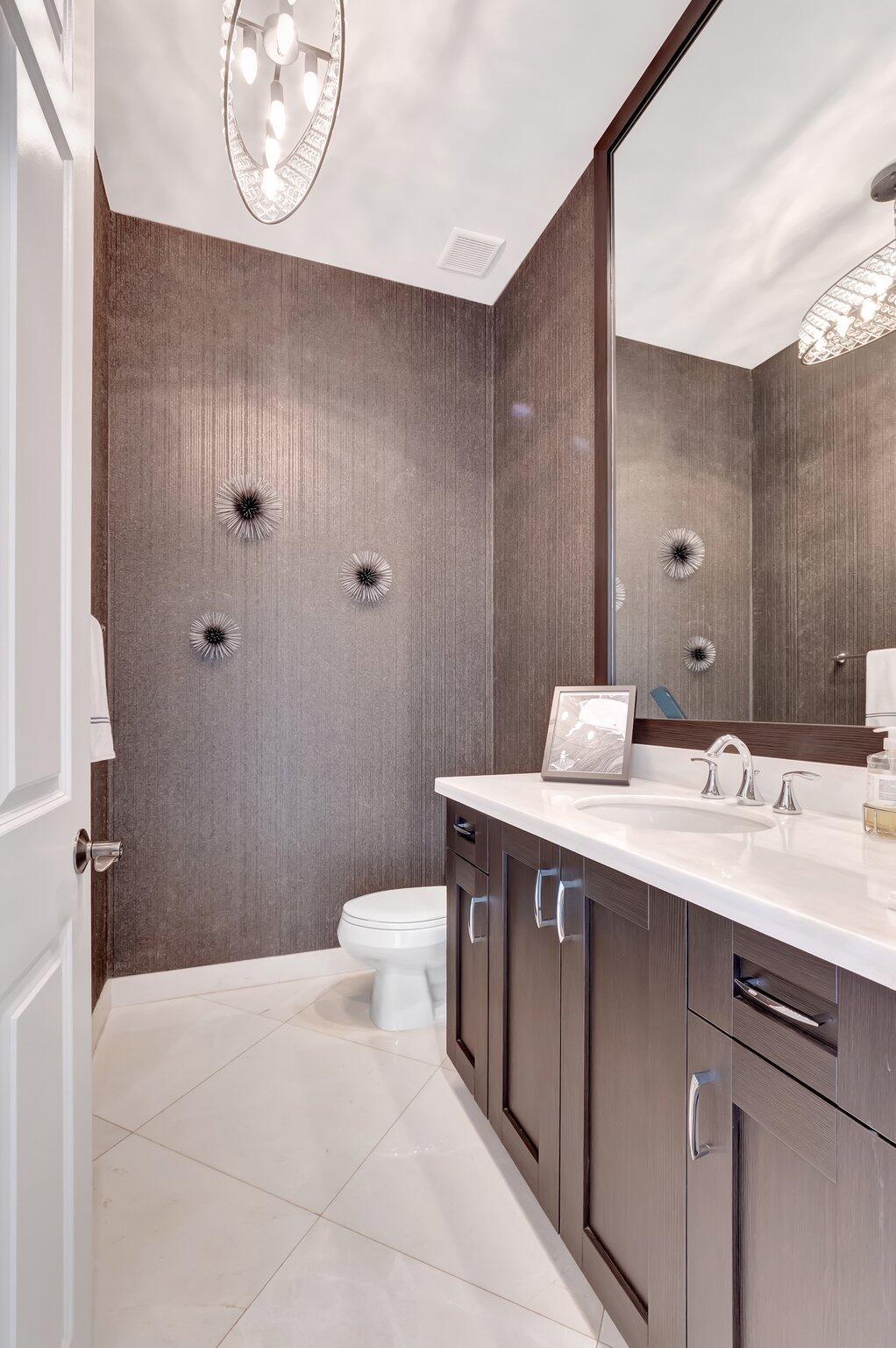 8301 Hawks Gully Avenue