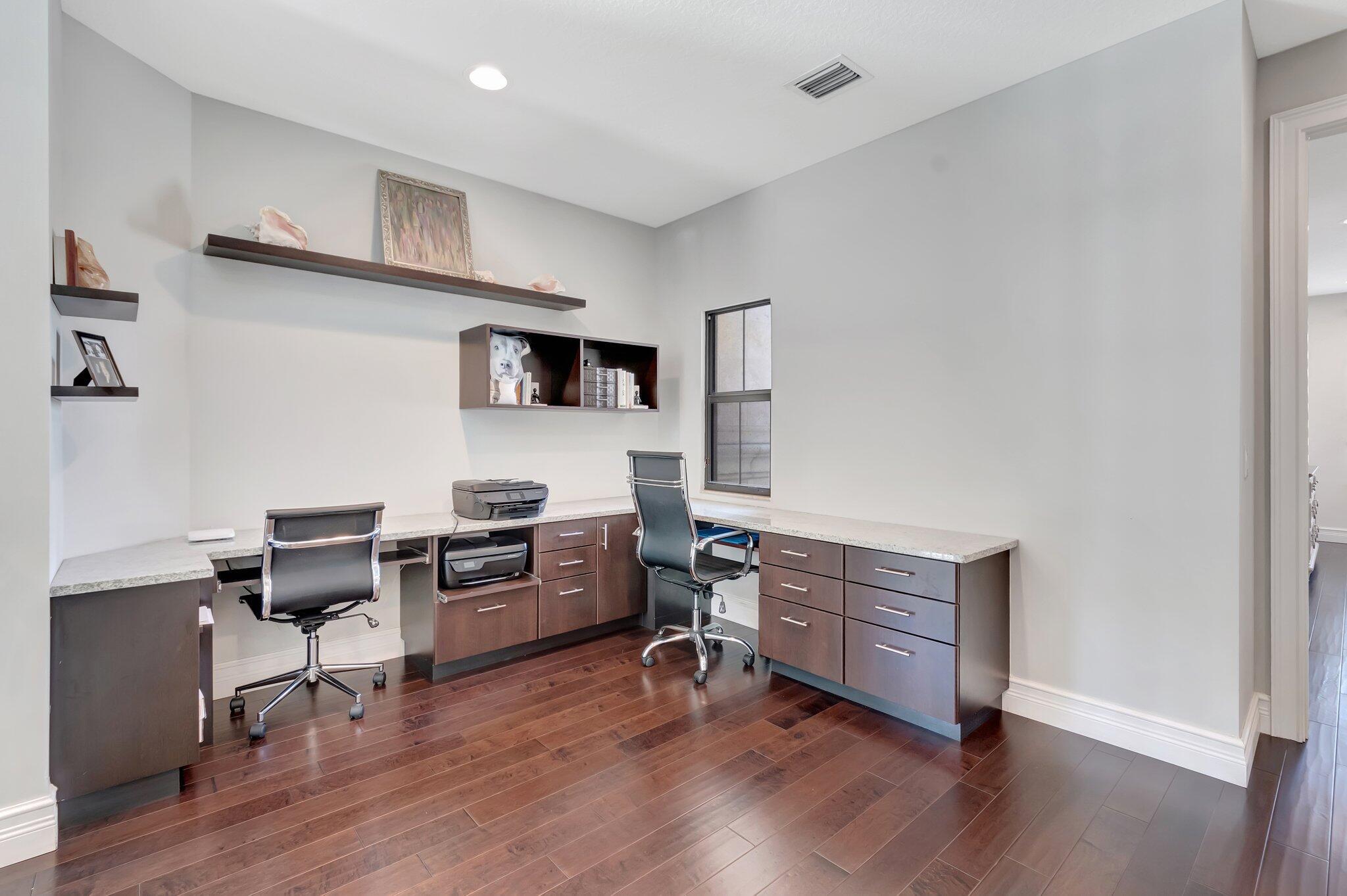 8301 Hawks Gully Avenue