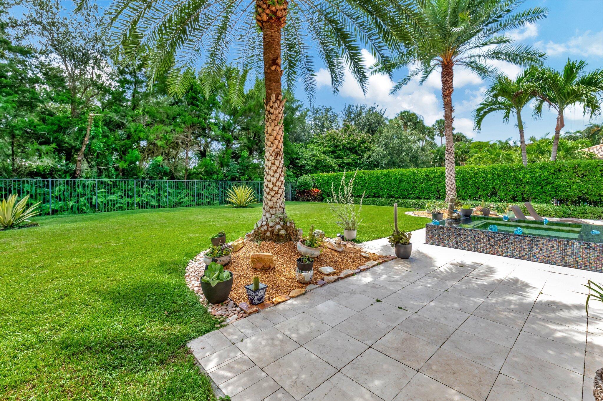 8301 Hawks Gully Avenue