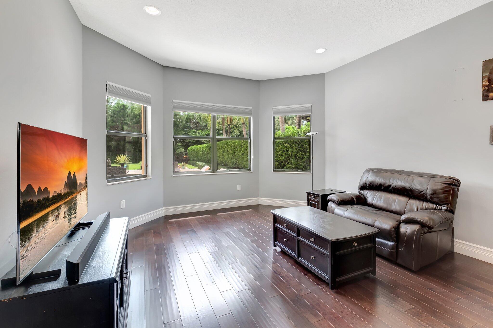 8301 Hawks Gully Avenue