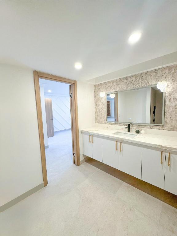 5630 Coach House Circle D