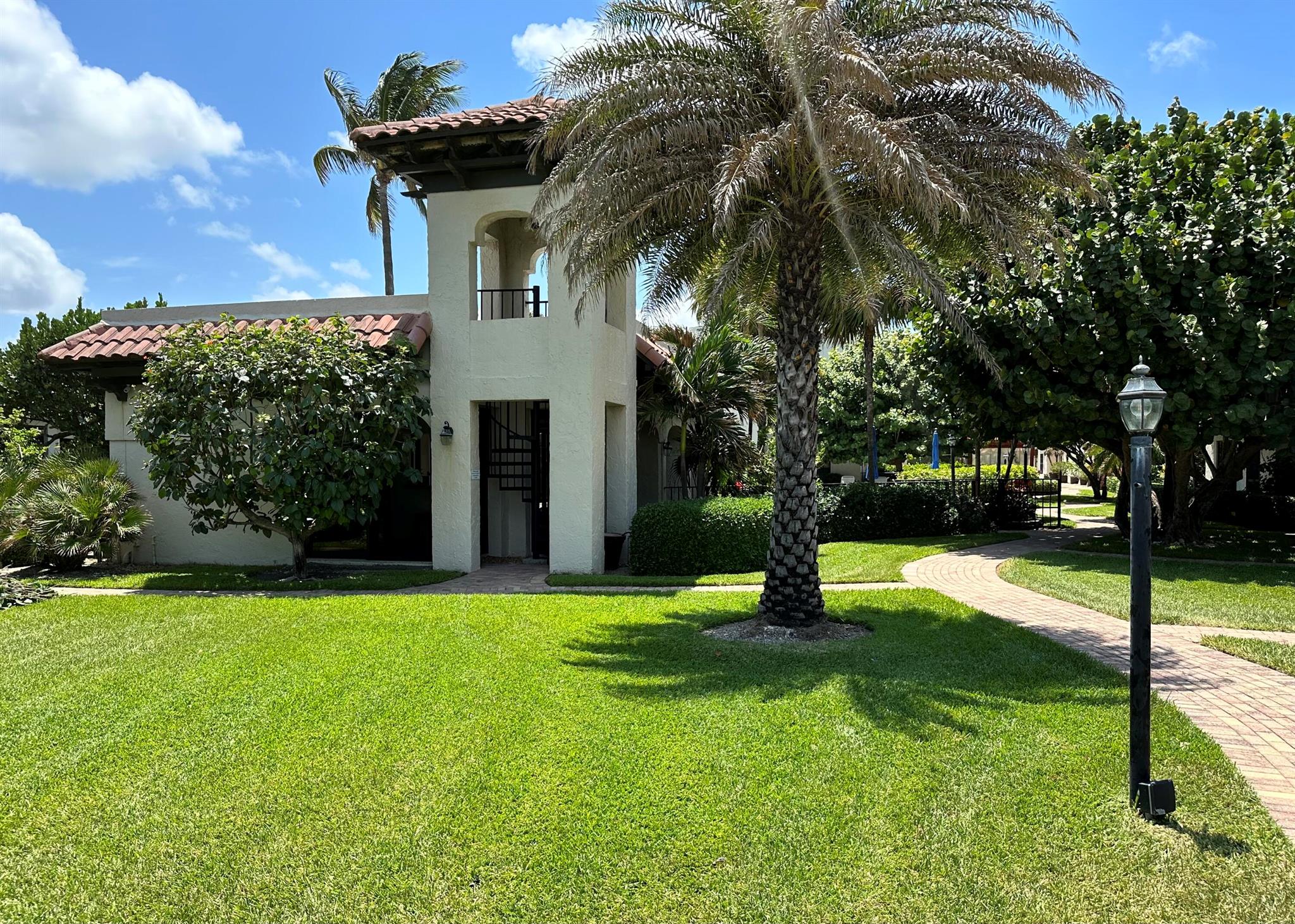 200 S Ocean Boulevard B-124