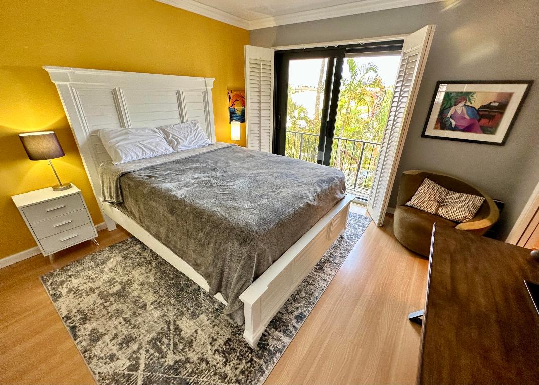 200 S Ocean Boulevard B-124