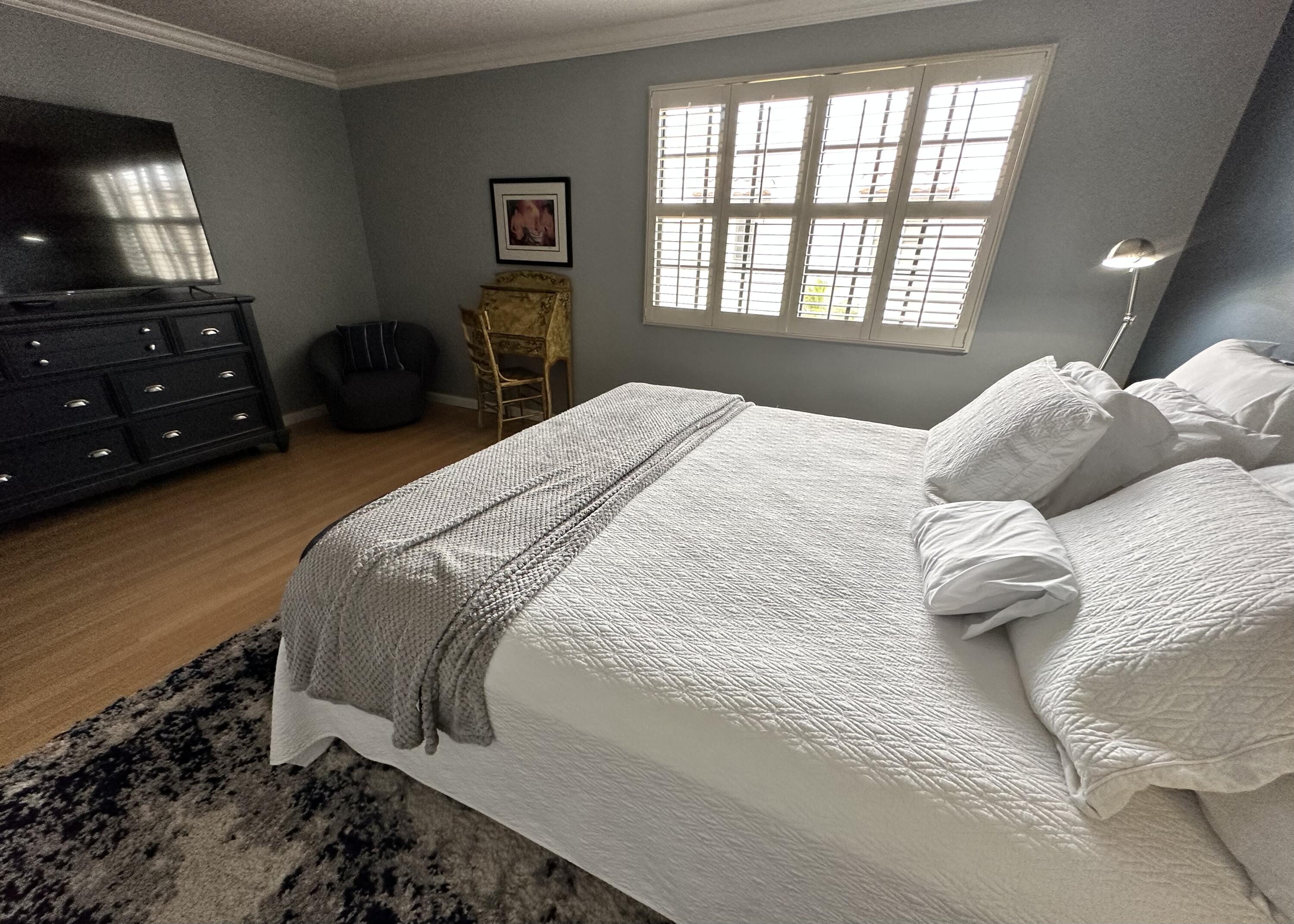 200 S Ocean Boulevard B-124