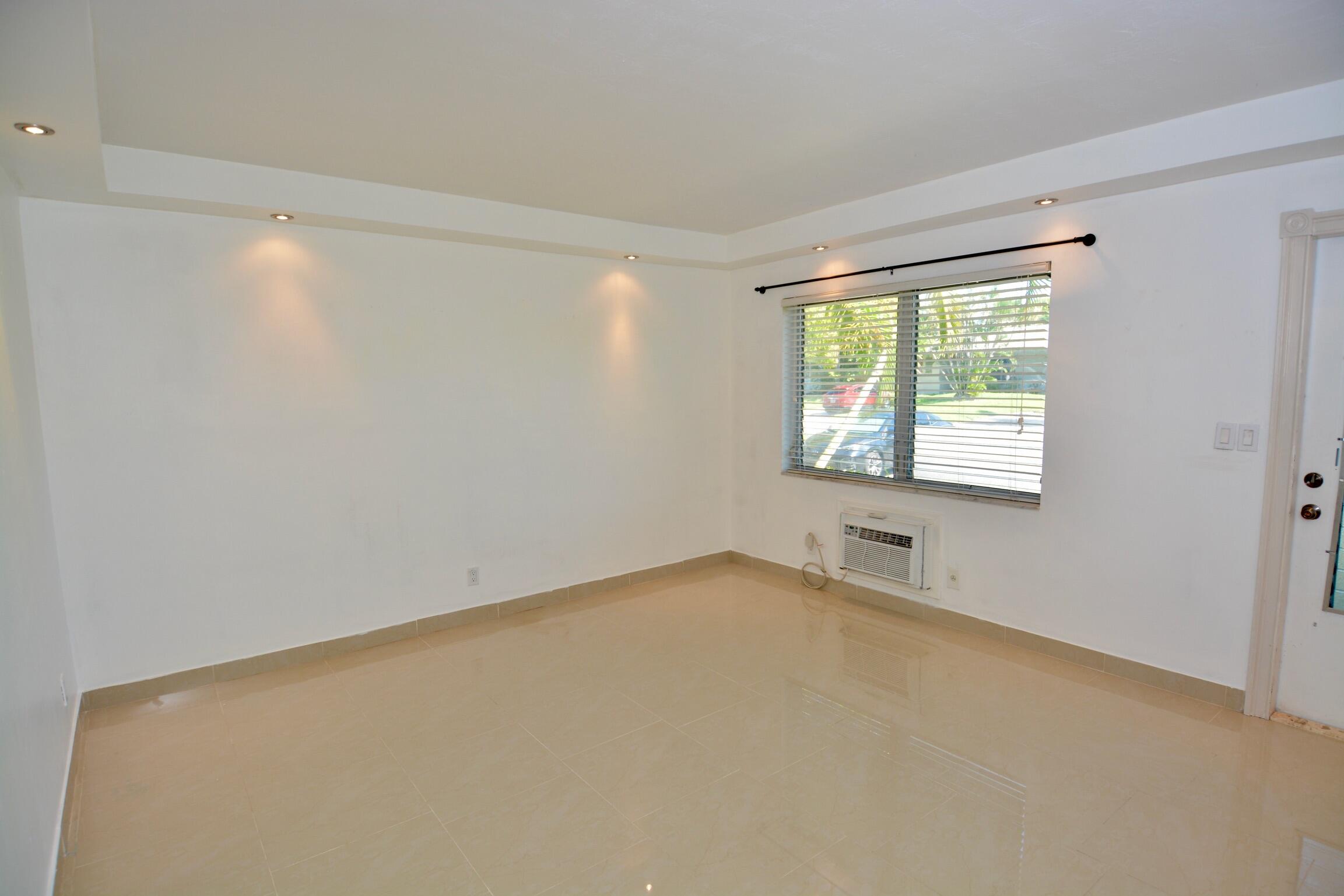 2000 NE 51st Court 103