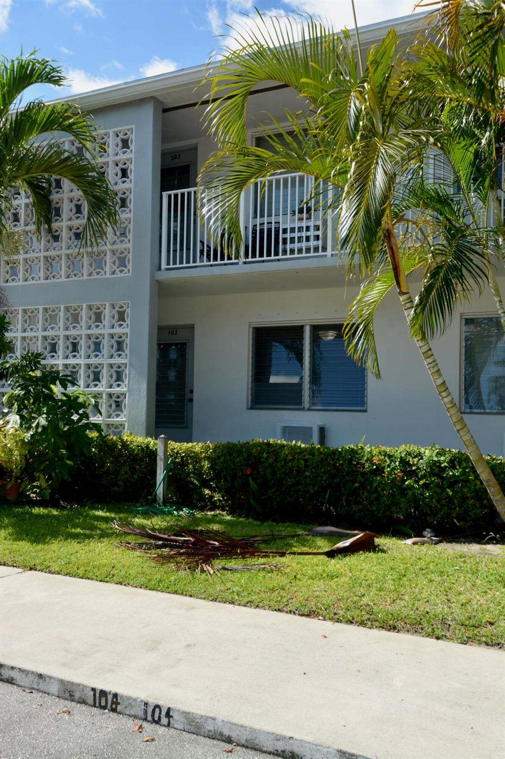 2000 NE 51st Court 103