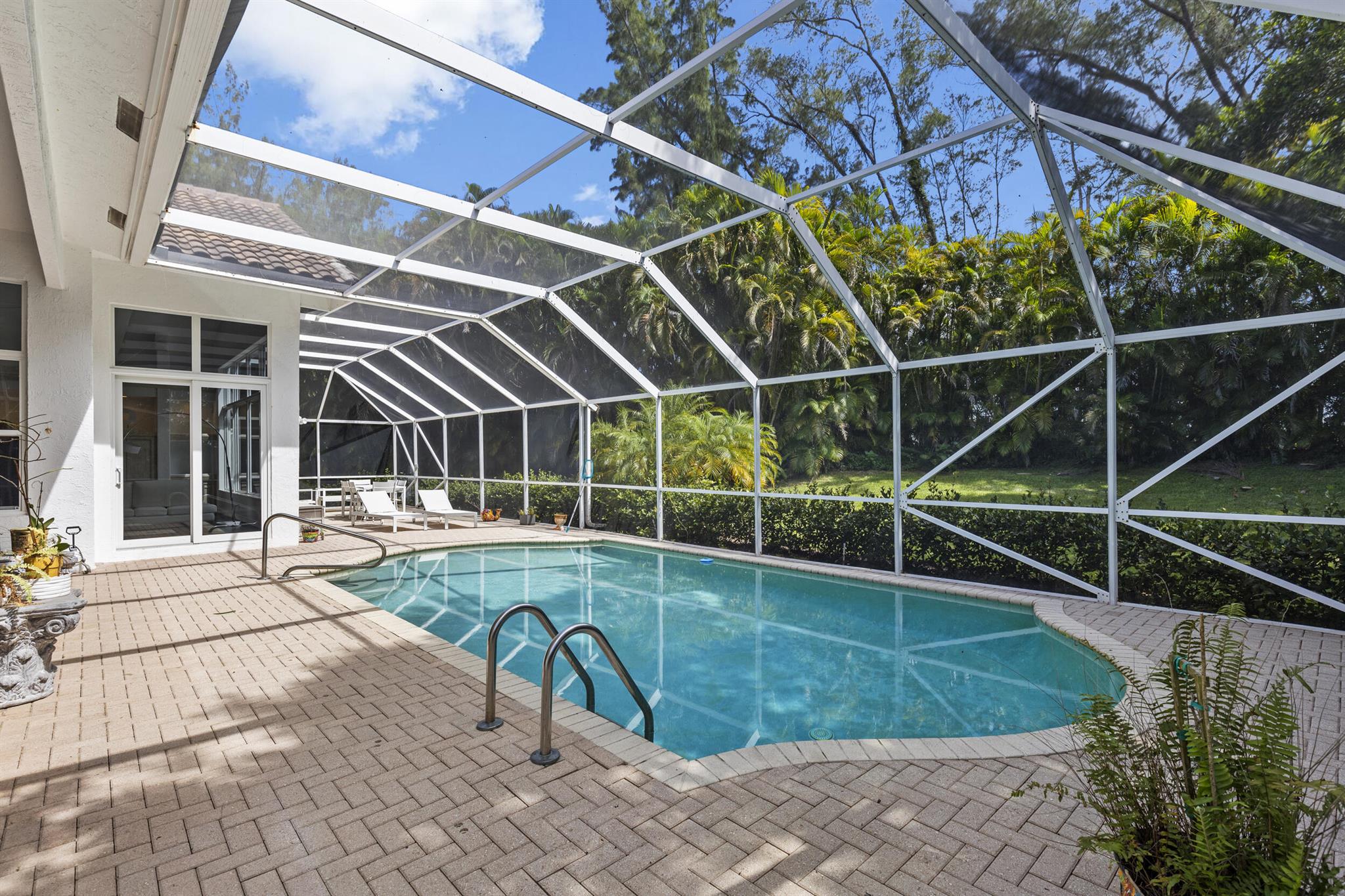 10402 Stonebridge Boulevard