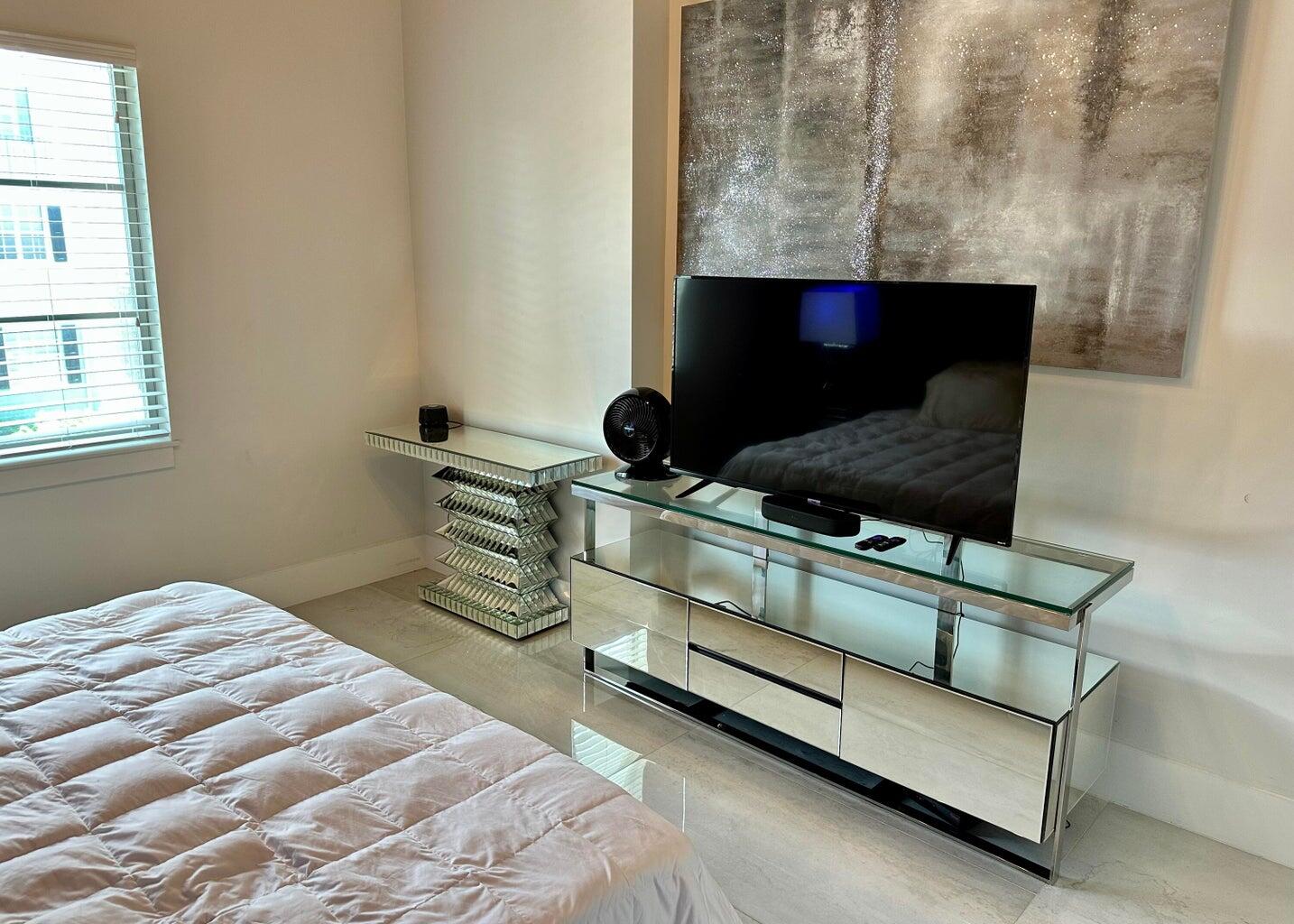 335 SE 6th Avenue 210