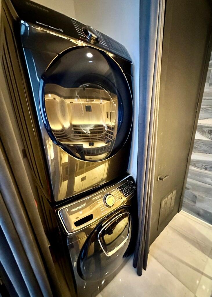 335 SE 6th Avenue 210