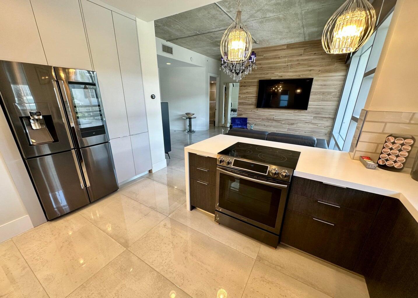 335 SE 6th Avenue 210