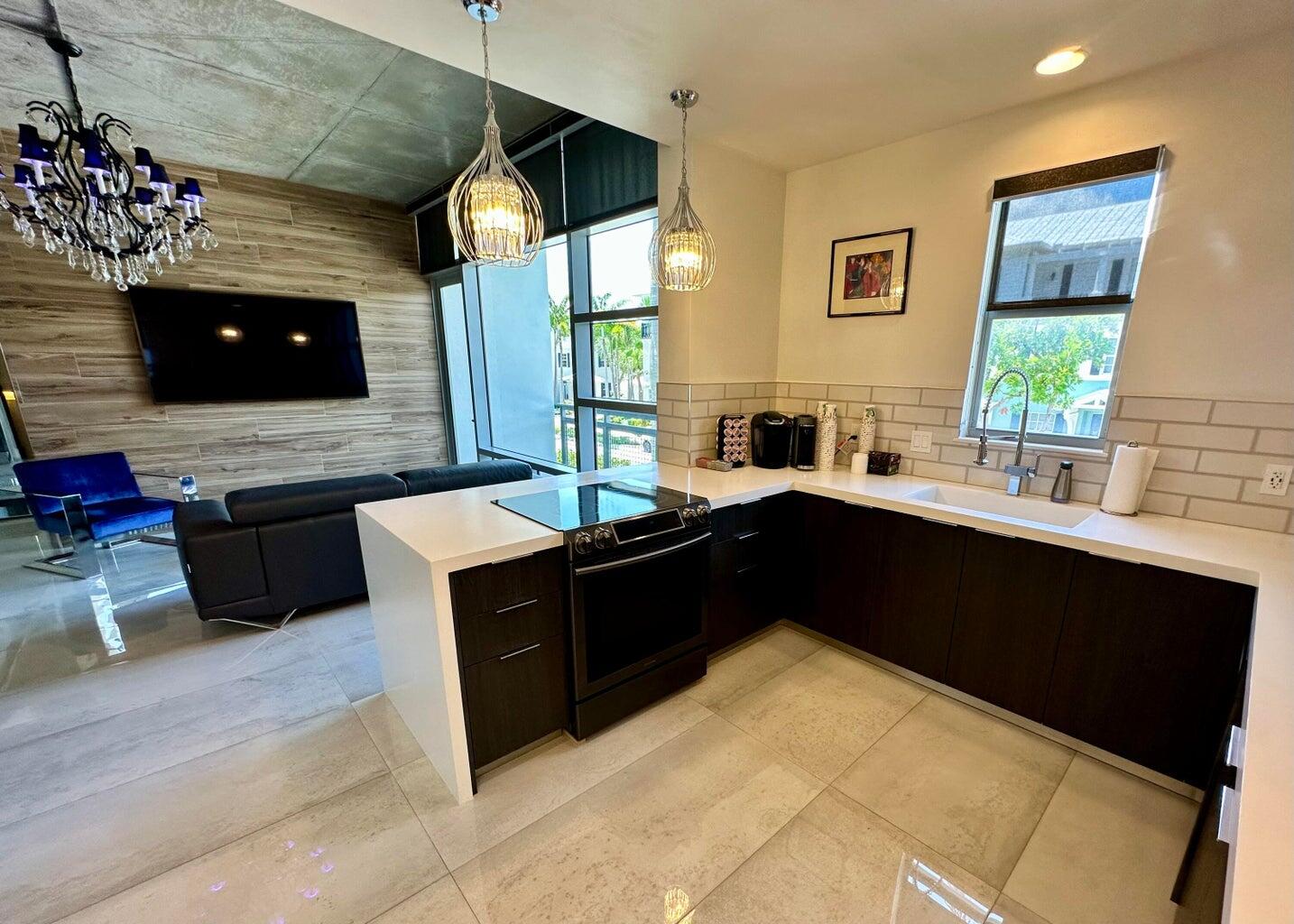 335 SE 6th Avenue 210