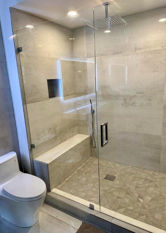 335 SE 6th Avenue 210