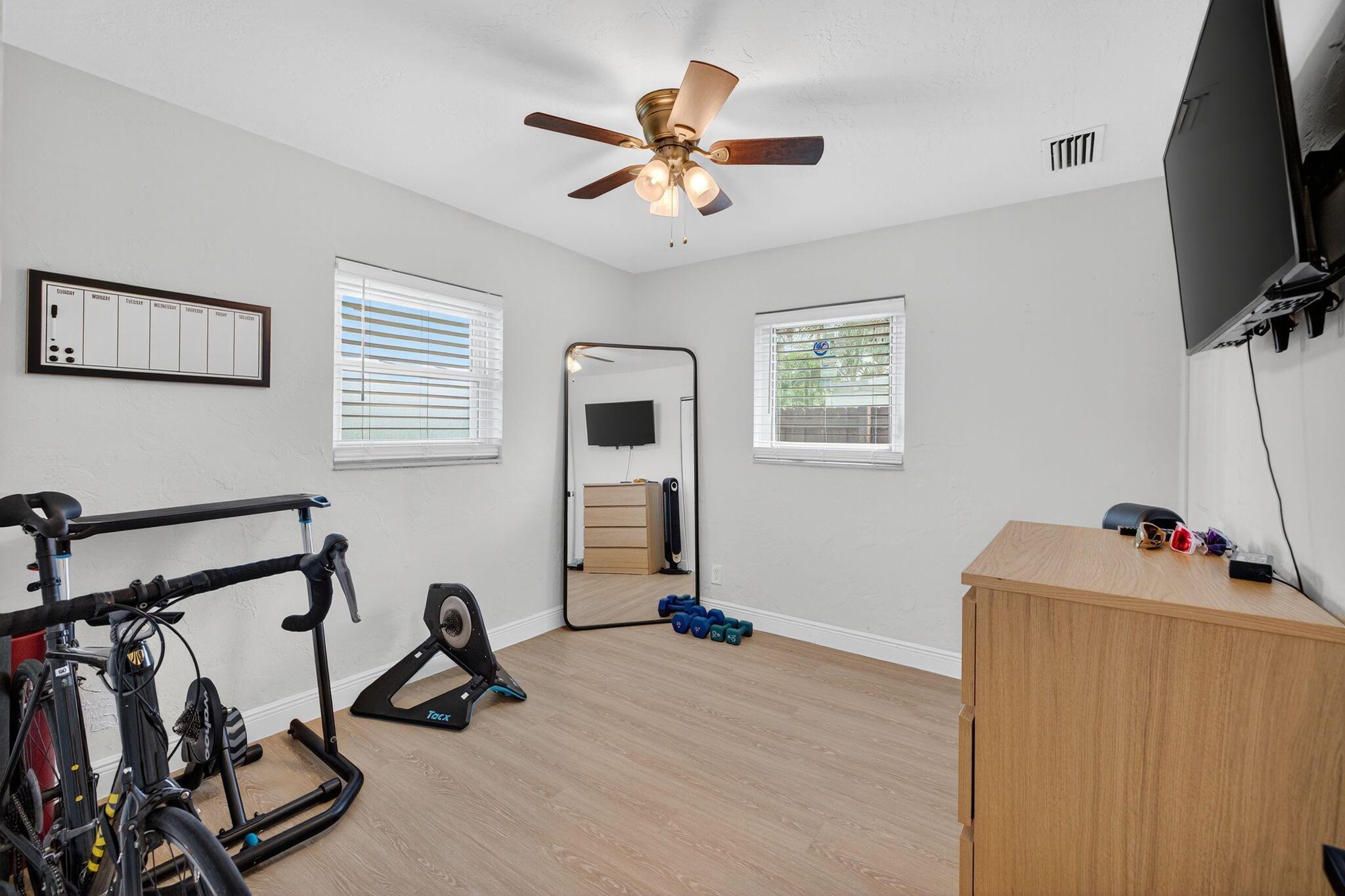 2600 NE 14th Terrace