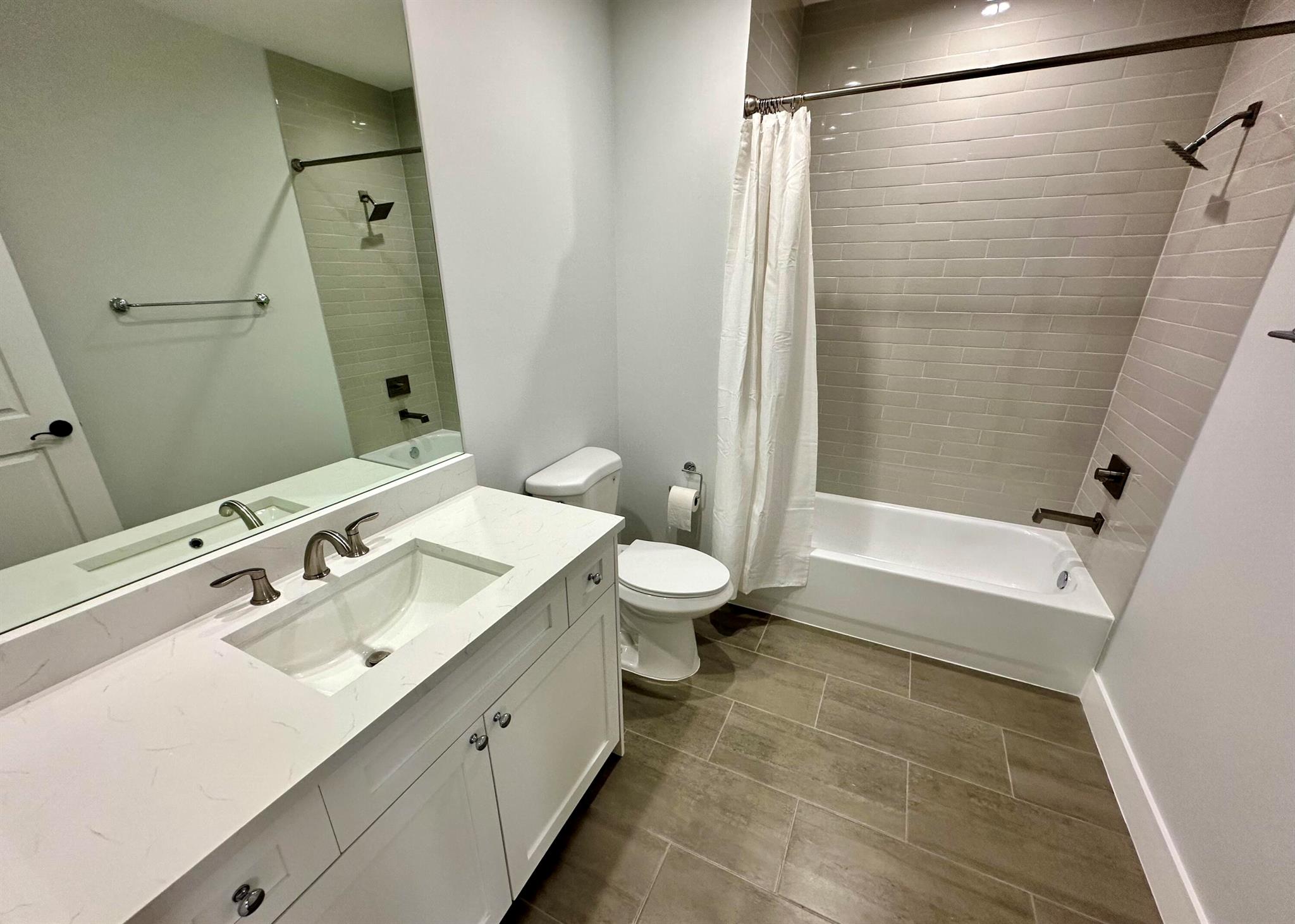200 NE 2nd Avenue 312