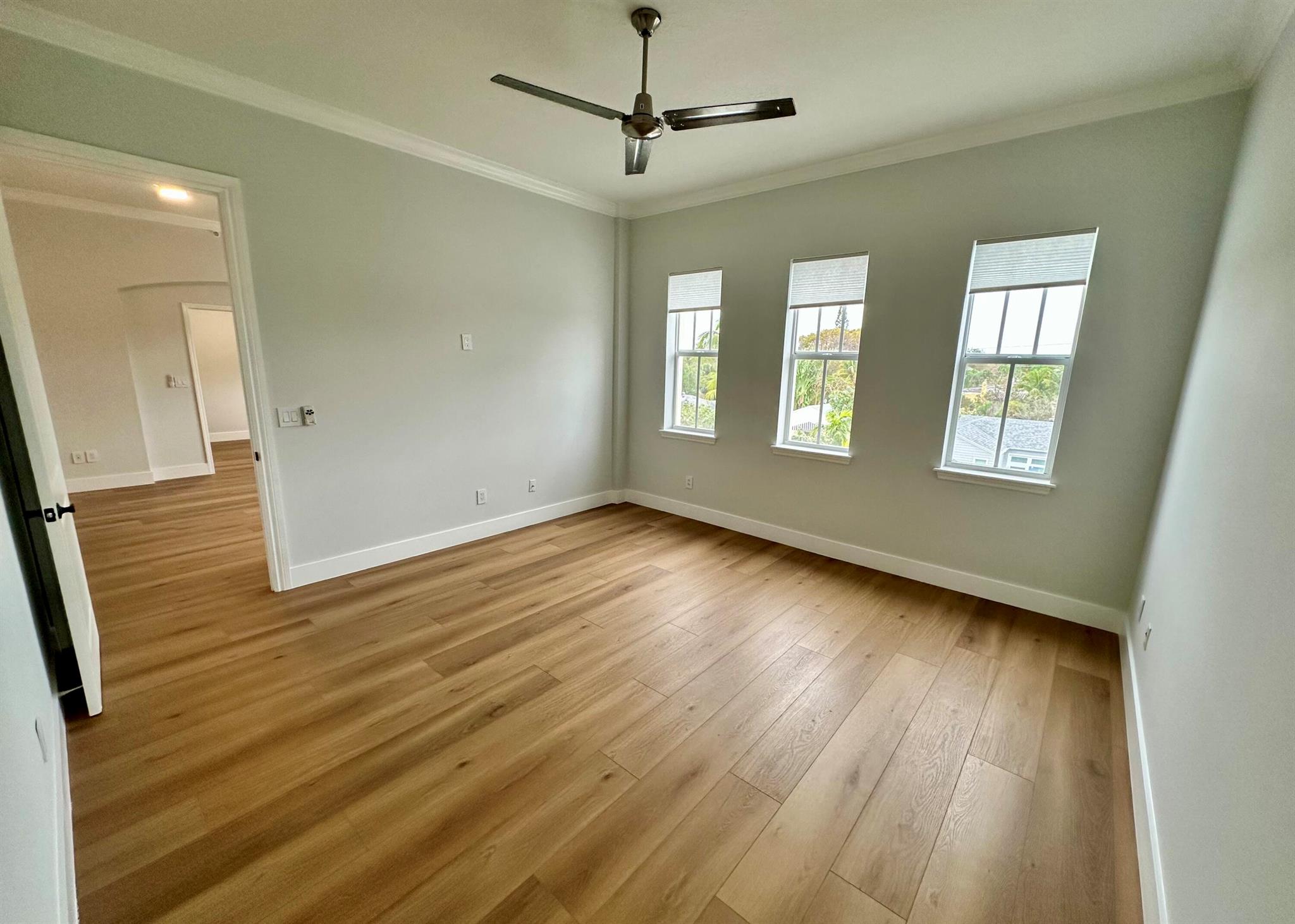 200 NE 2nd Avenue 312