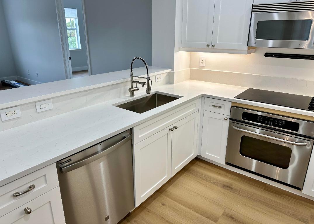 200 NE 2nd Avenue 312