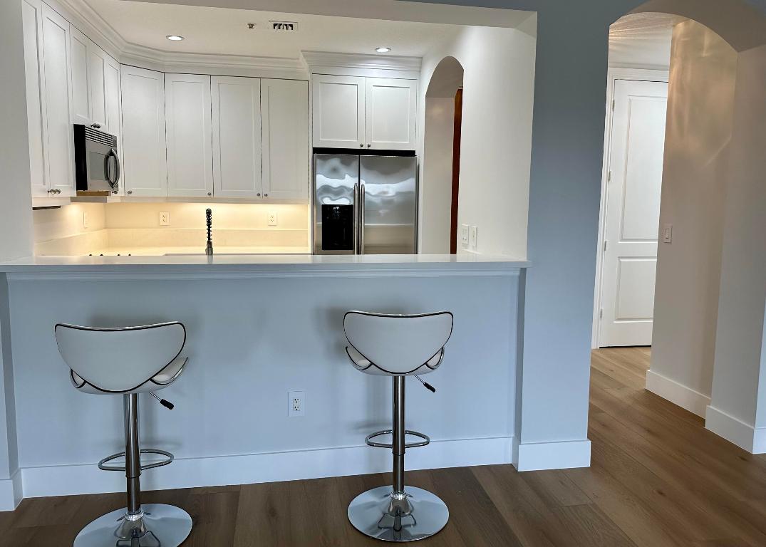 200 NE 2nd Avenue 312