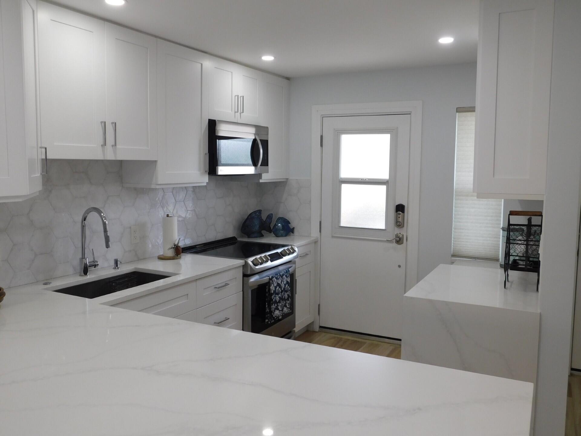 2871 N Ocean Boulevard M130