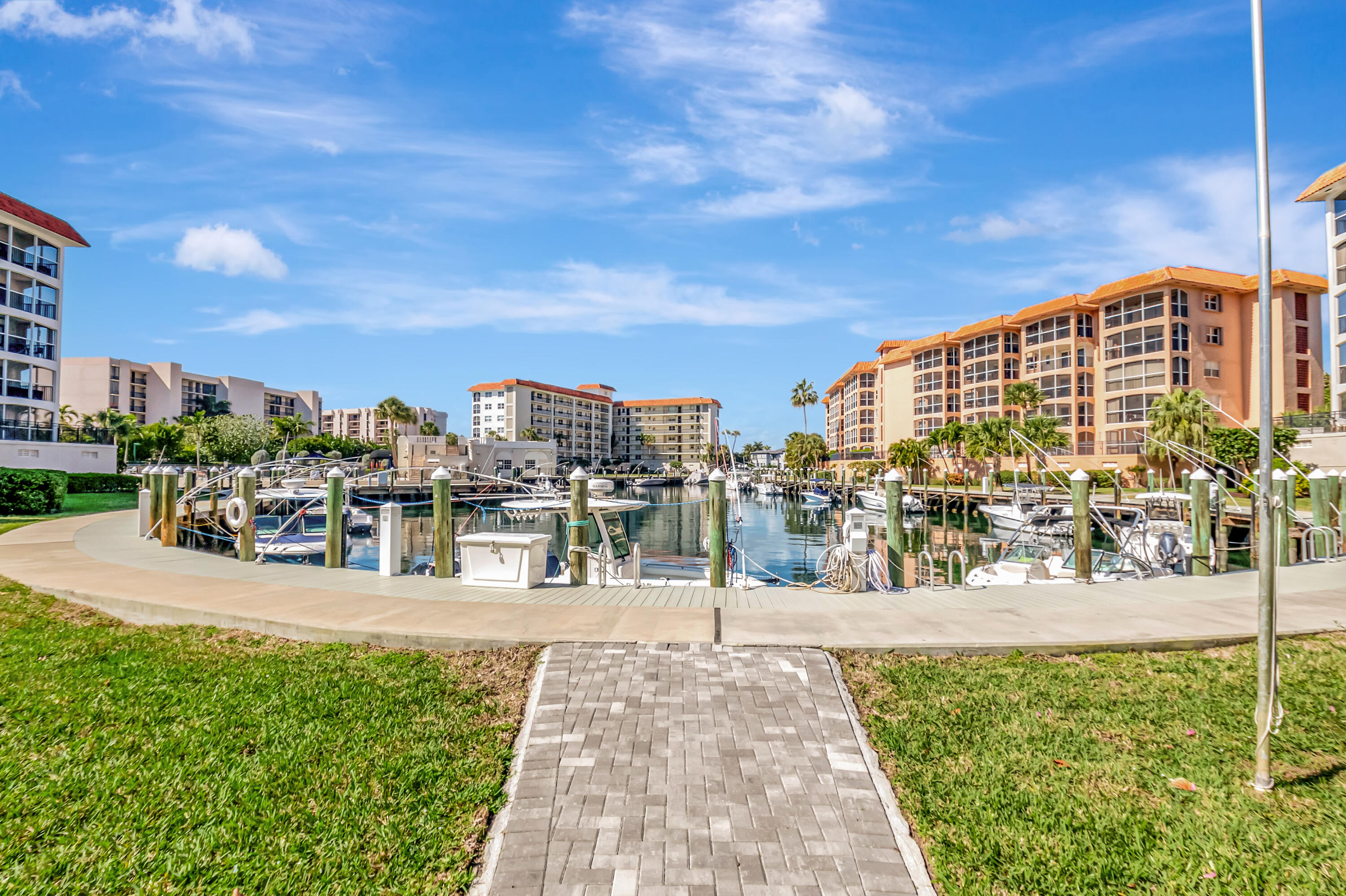 2871 N Ocean Boulevard M130