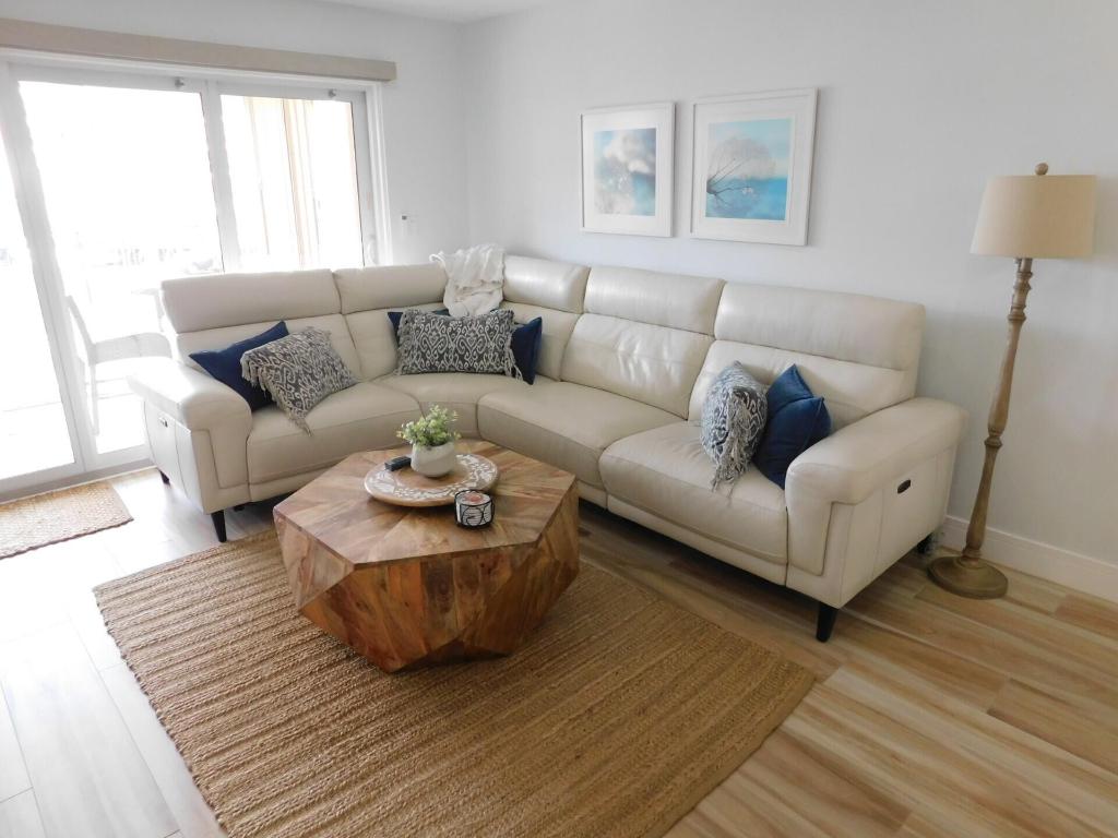 2871 N Ocean Boulevard M130